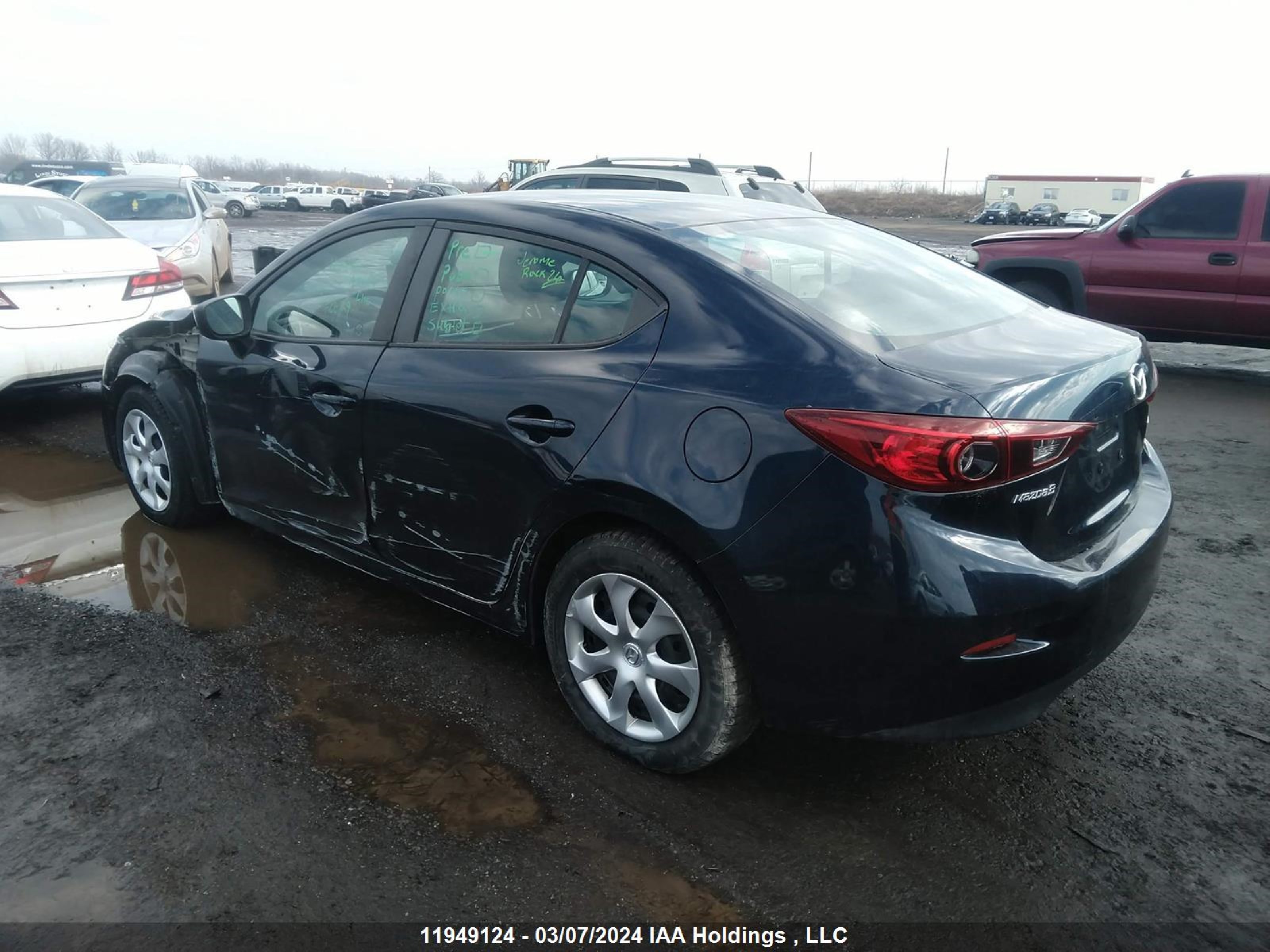 Photo 2 VIN: 3MZBM1U71FM234838 - MAZDA 3 