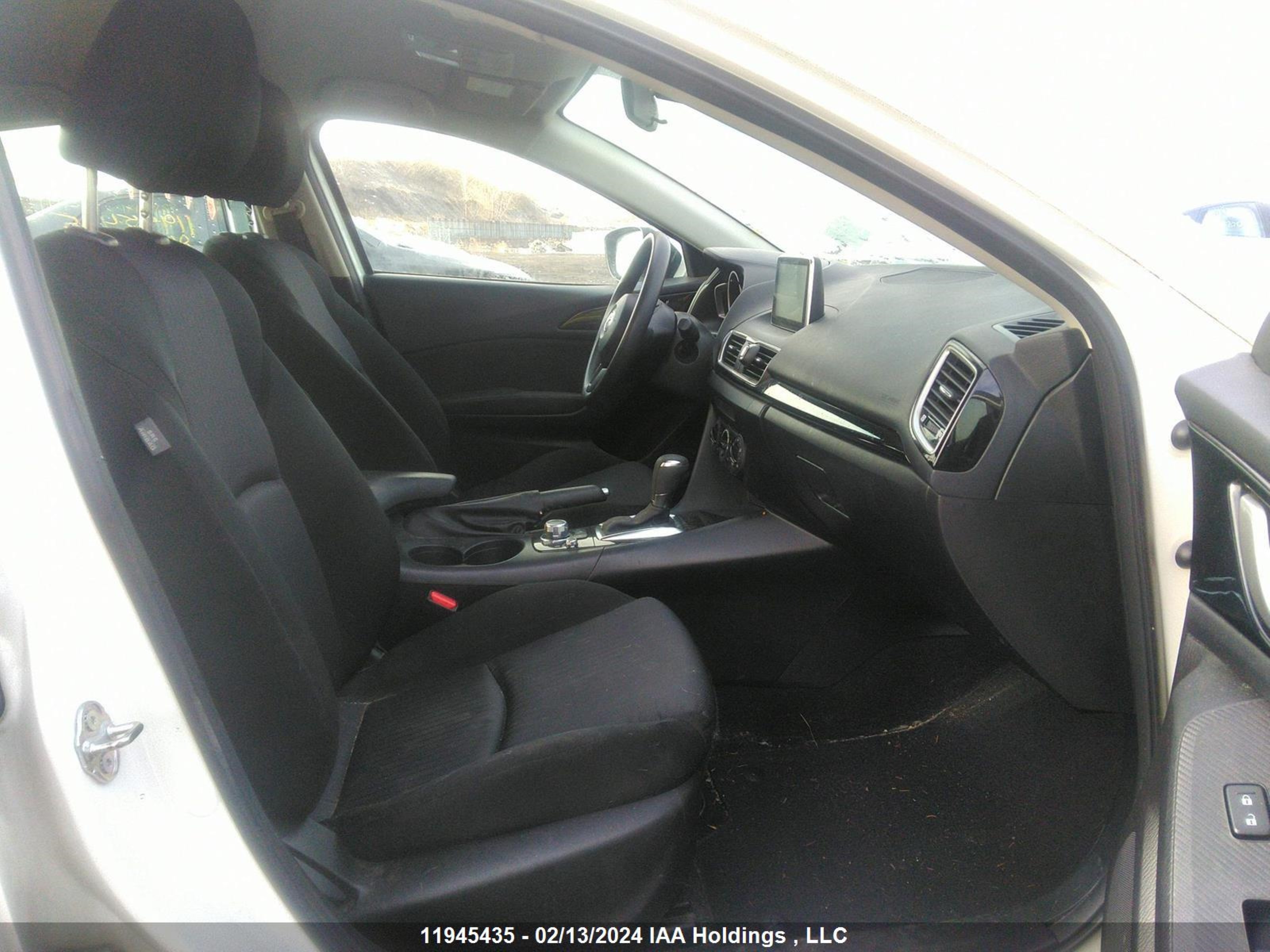 Photo 4 VIN: 3MZBM1U71GM243539 - MAZDA 3 