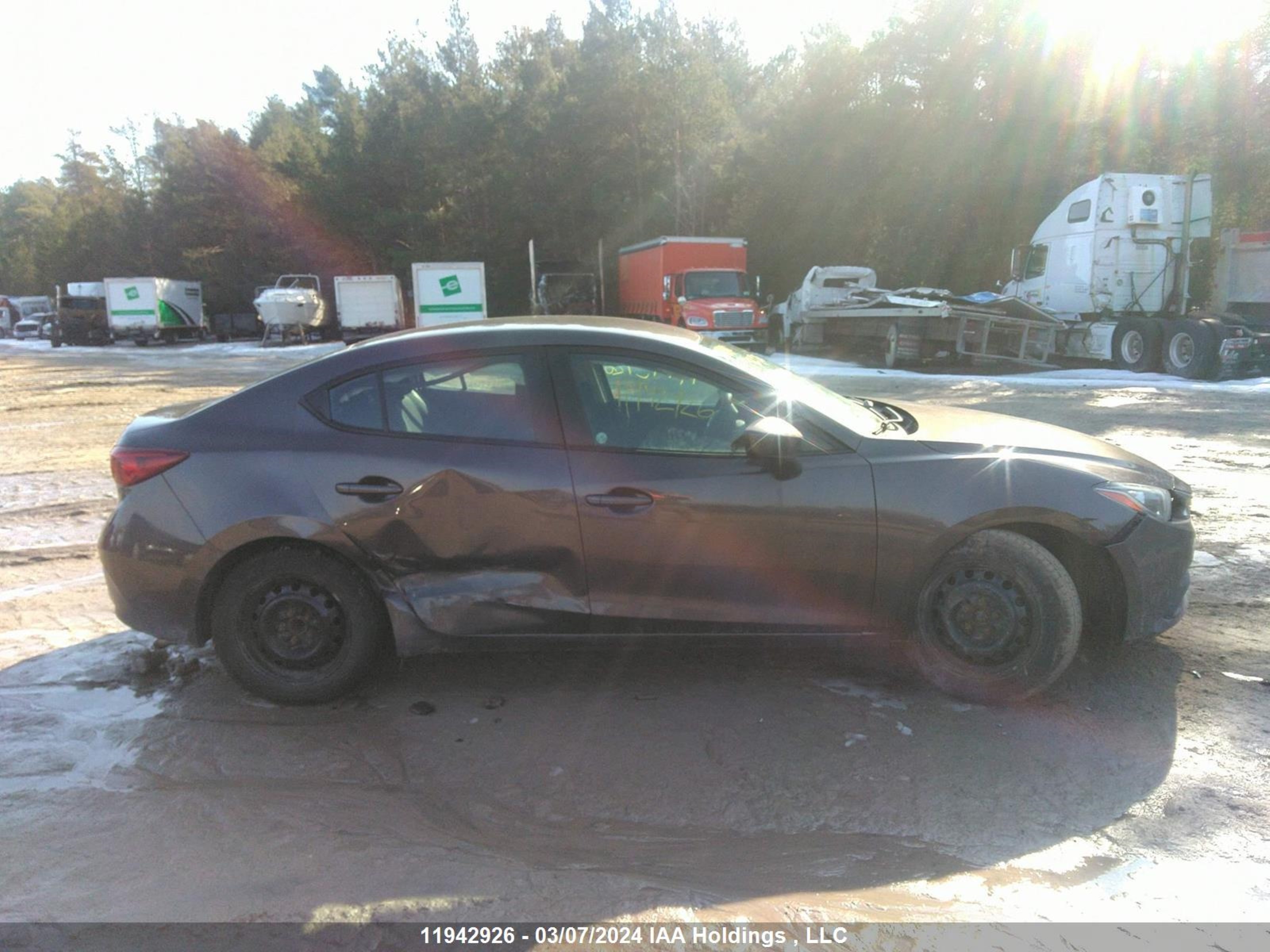 Photo 13 VIN: 3MZBM1U71GM271843 - MAZDA 3 