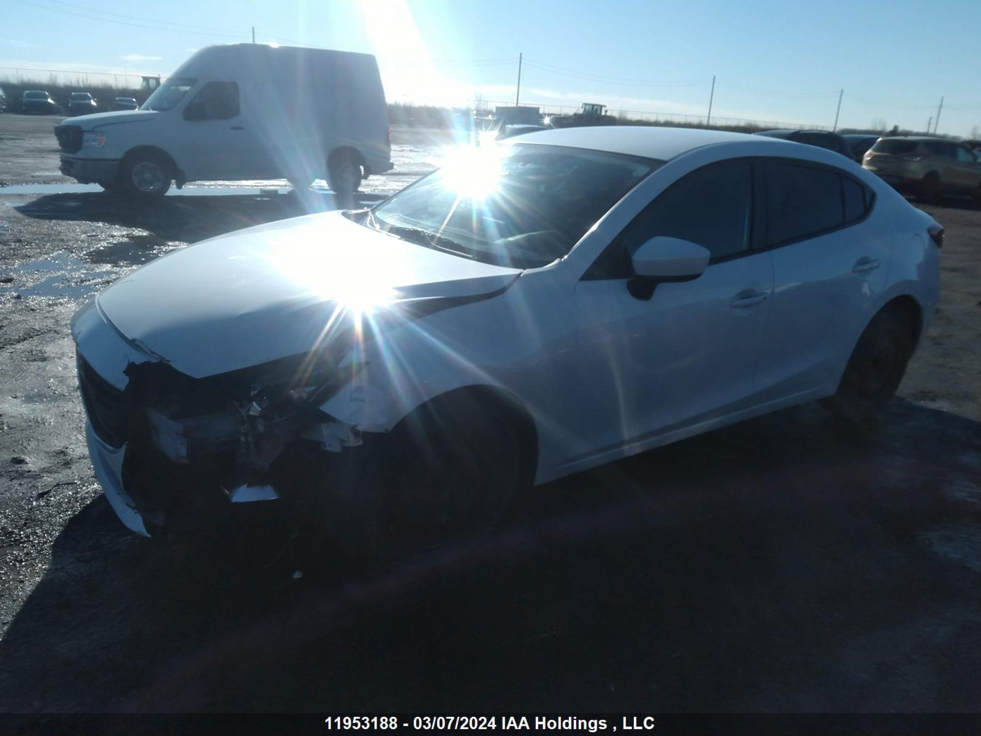 Photo 1 VIN: 3MZBM1U71GM310785 - MAZDA 3 