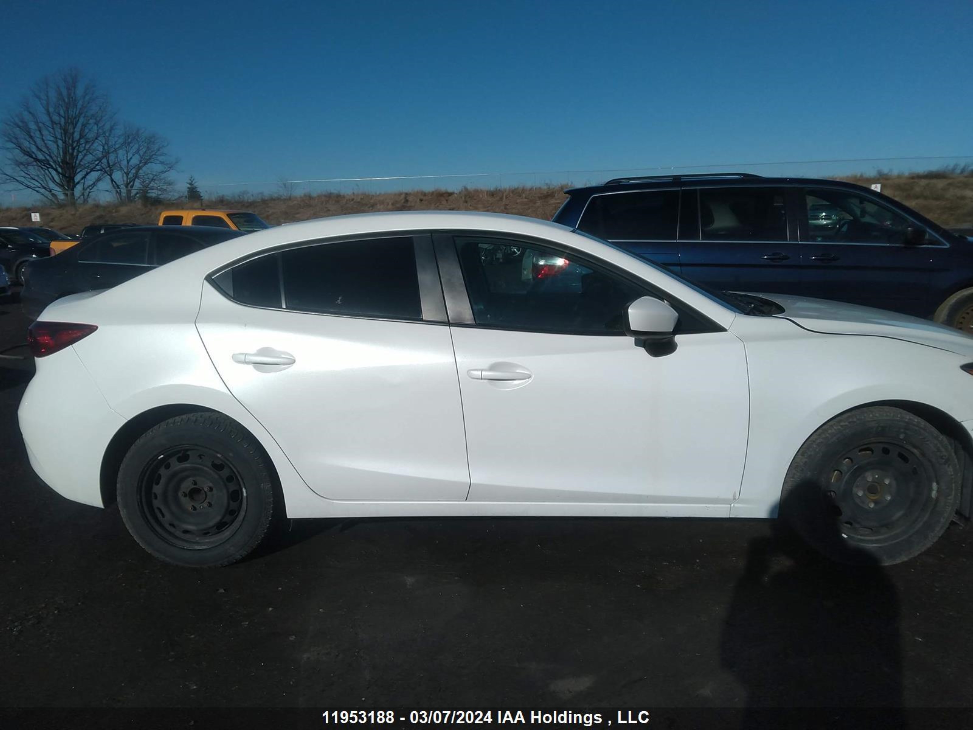 Photo 12 VIN: 3MZBM1U71GM310785 - MAZDA 3 