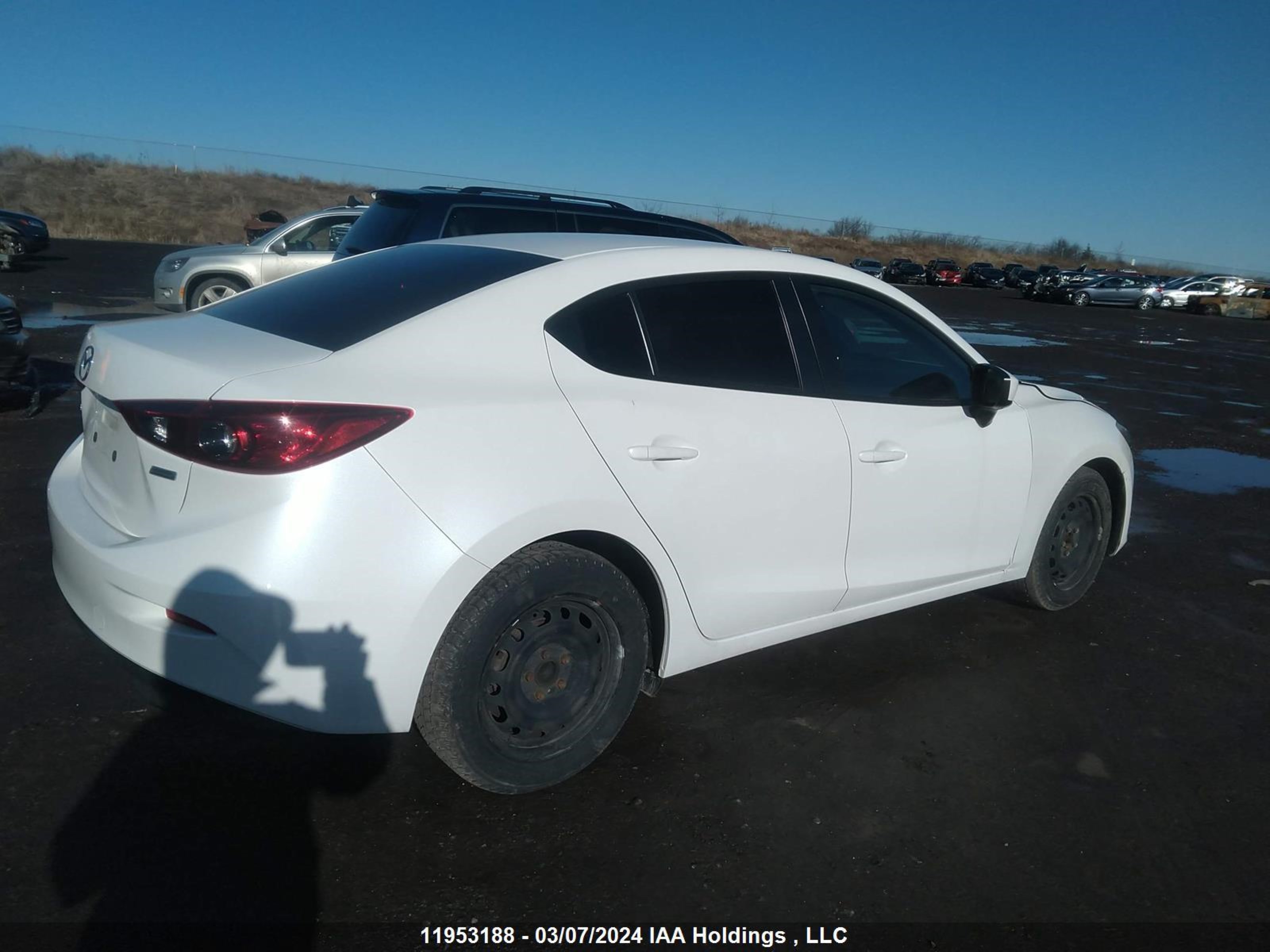 Photo 3 VIN: 3MZBM1U71GM310785 - MAZDA 3 