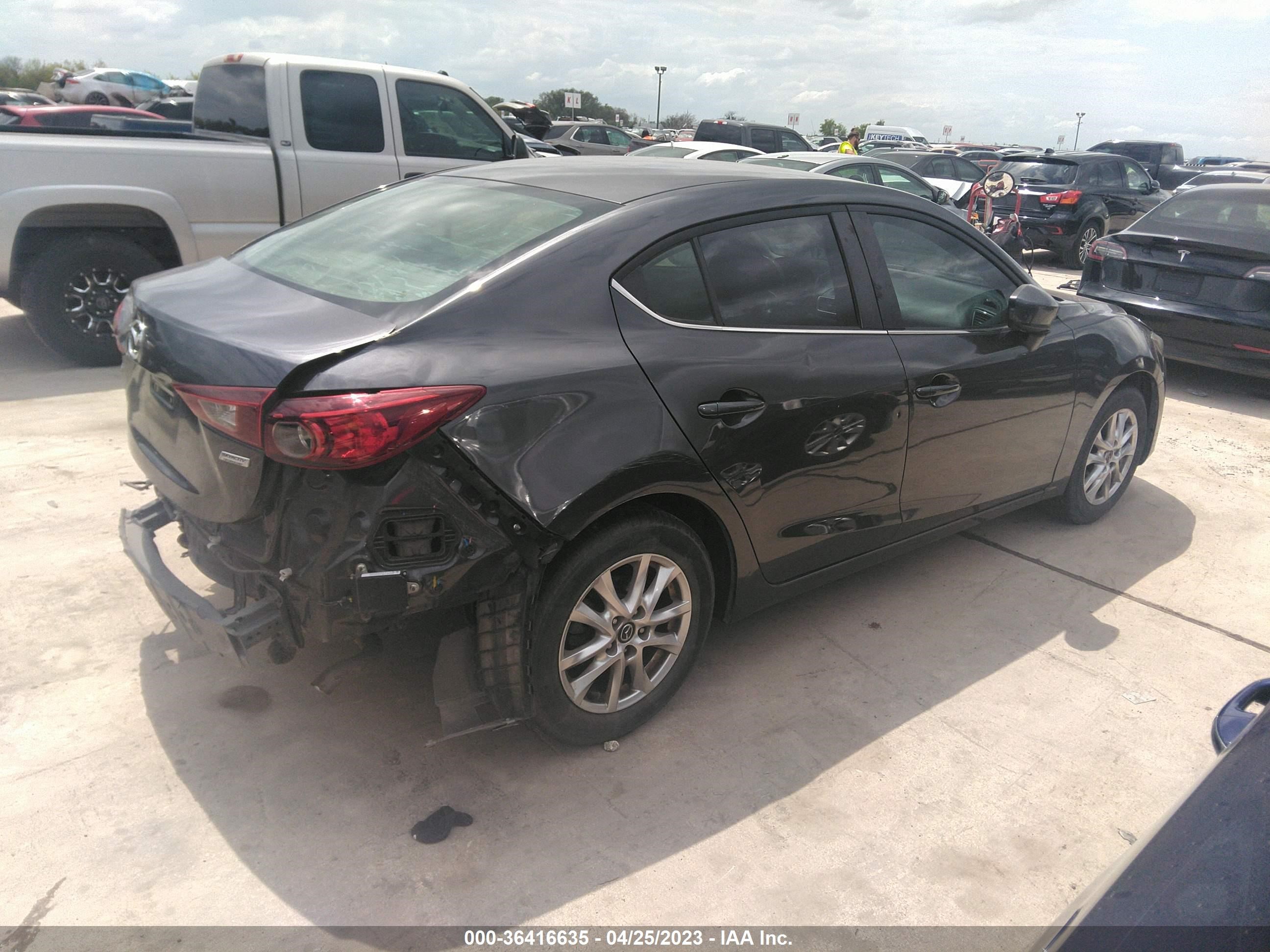 Photo 3 VIN: 3MZBM1U71GM318093 - MAZDA 3 