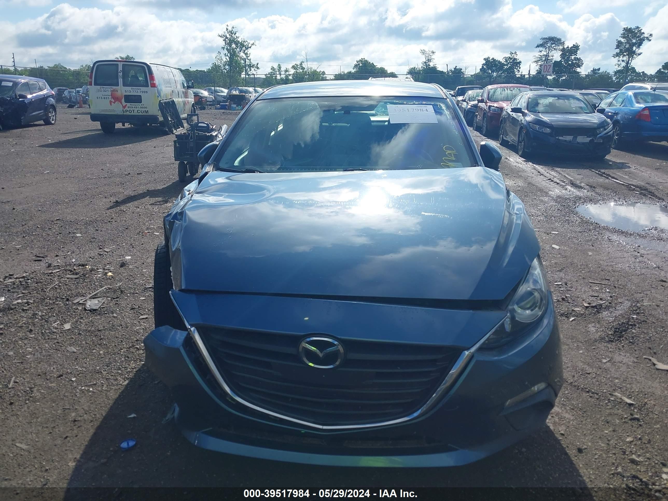 Photo 11 VIN: 3MZBM1U72GM257787 - MAZDA 3 