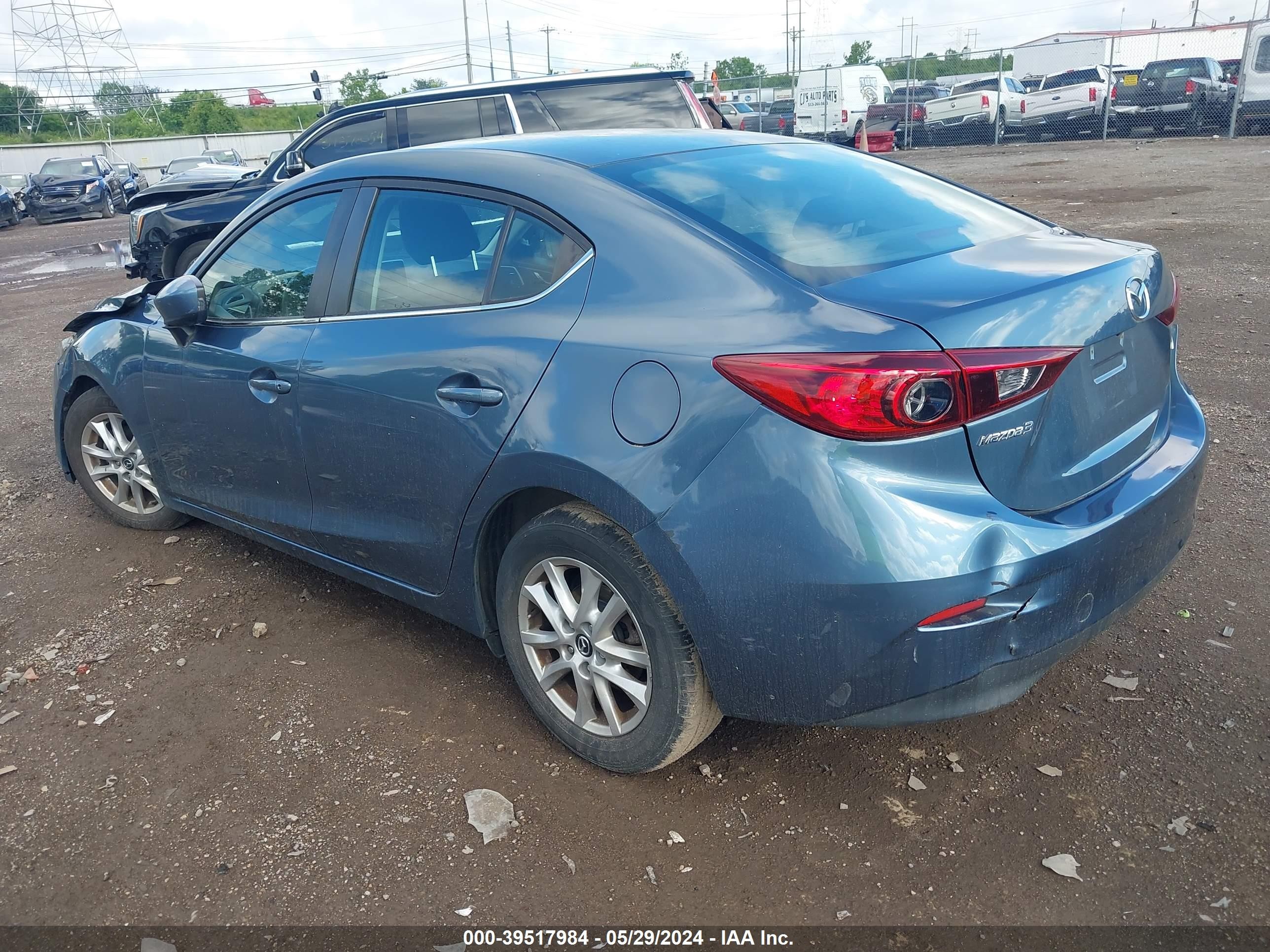 Photo 2 VIN: 3MZBM1U72GM257787 - MAZDA 3 