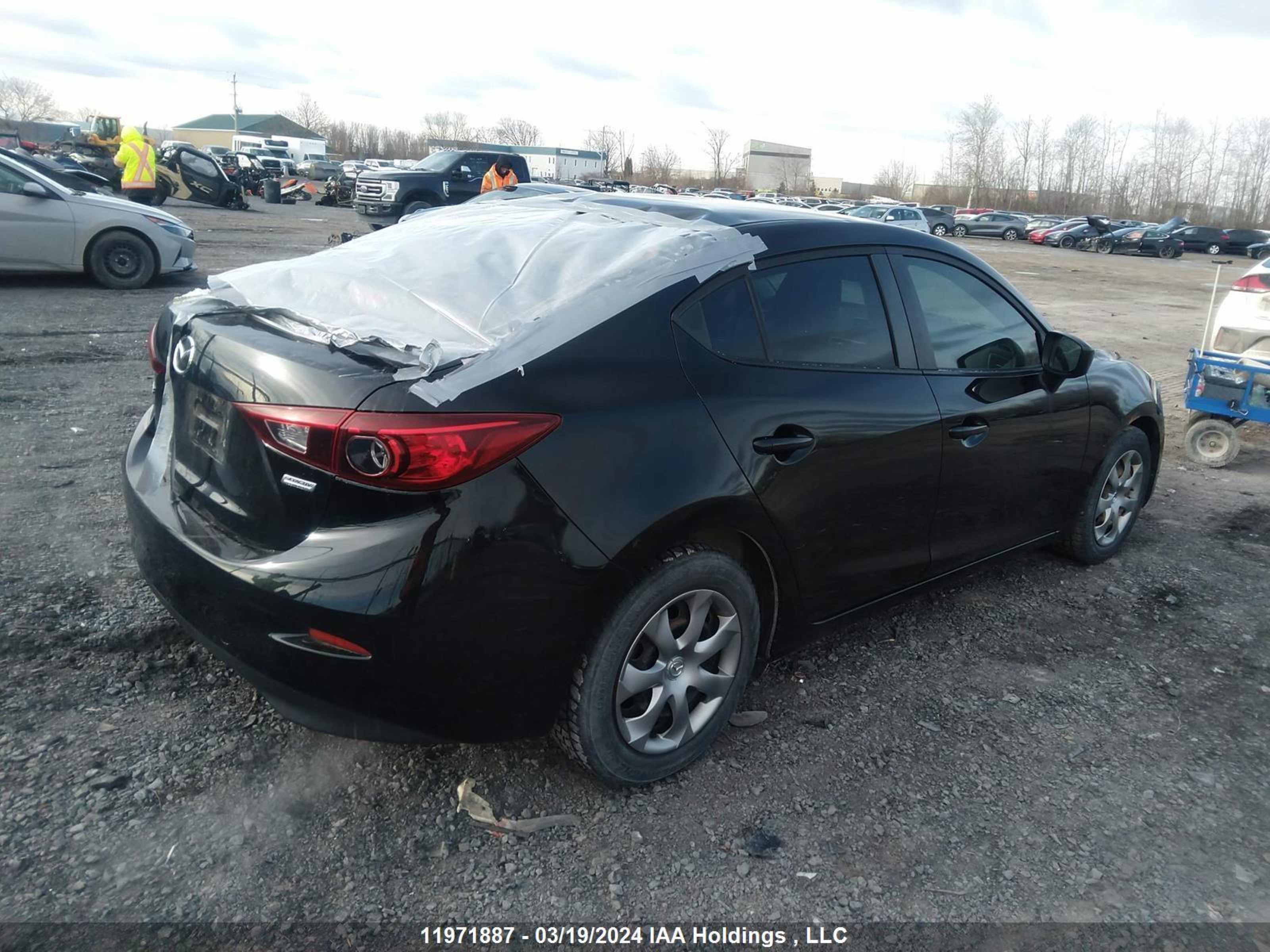 Photo 3 VIN: 3MZBM1U74EM106740 - MAZDA 3 