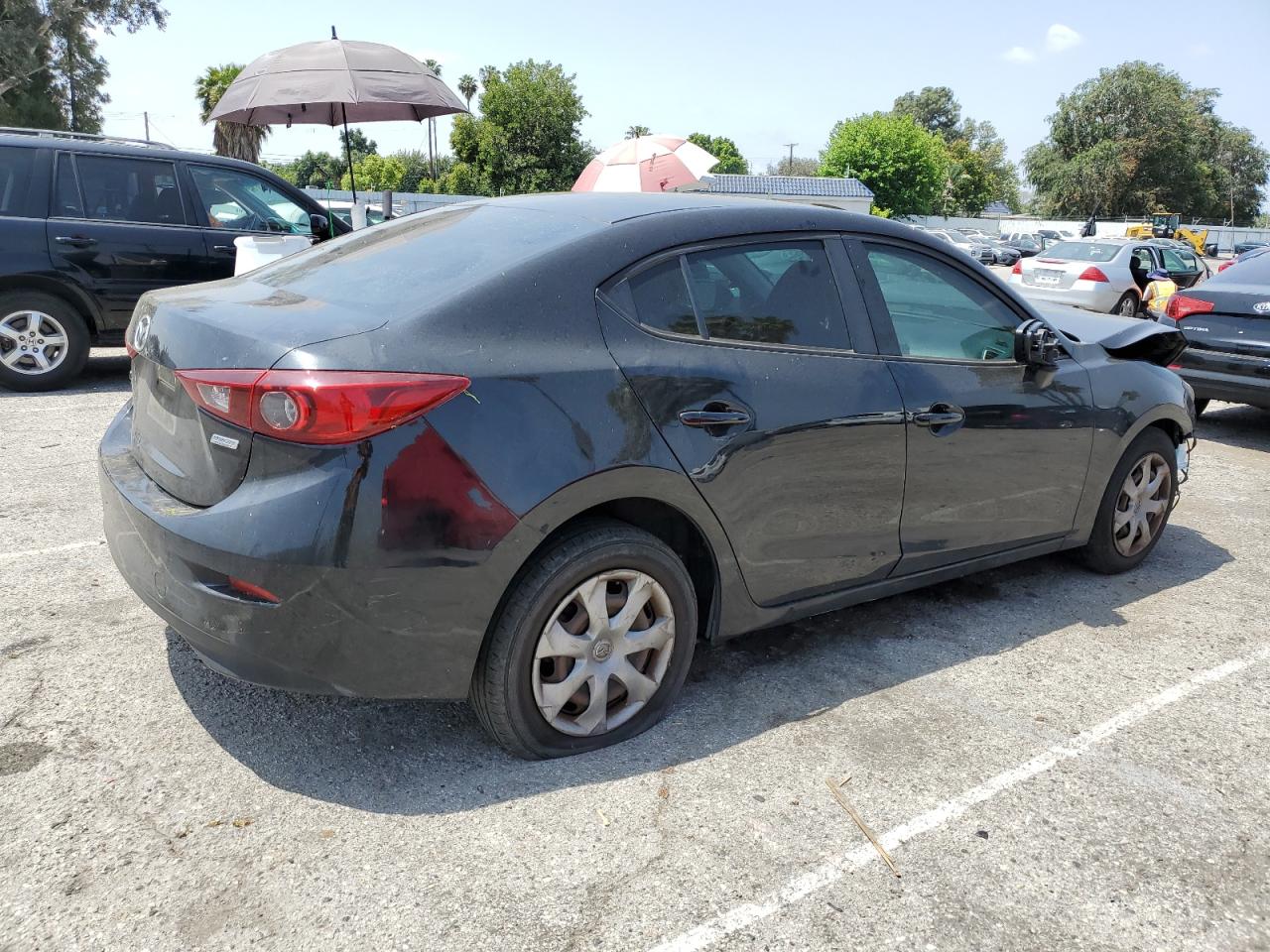 Photo 2 VIN: 3MZBM1U76FM131883 - MAZDA 3 