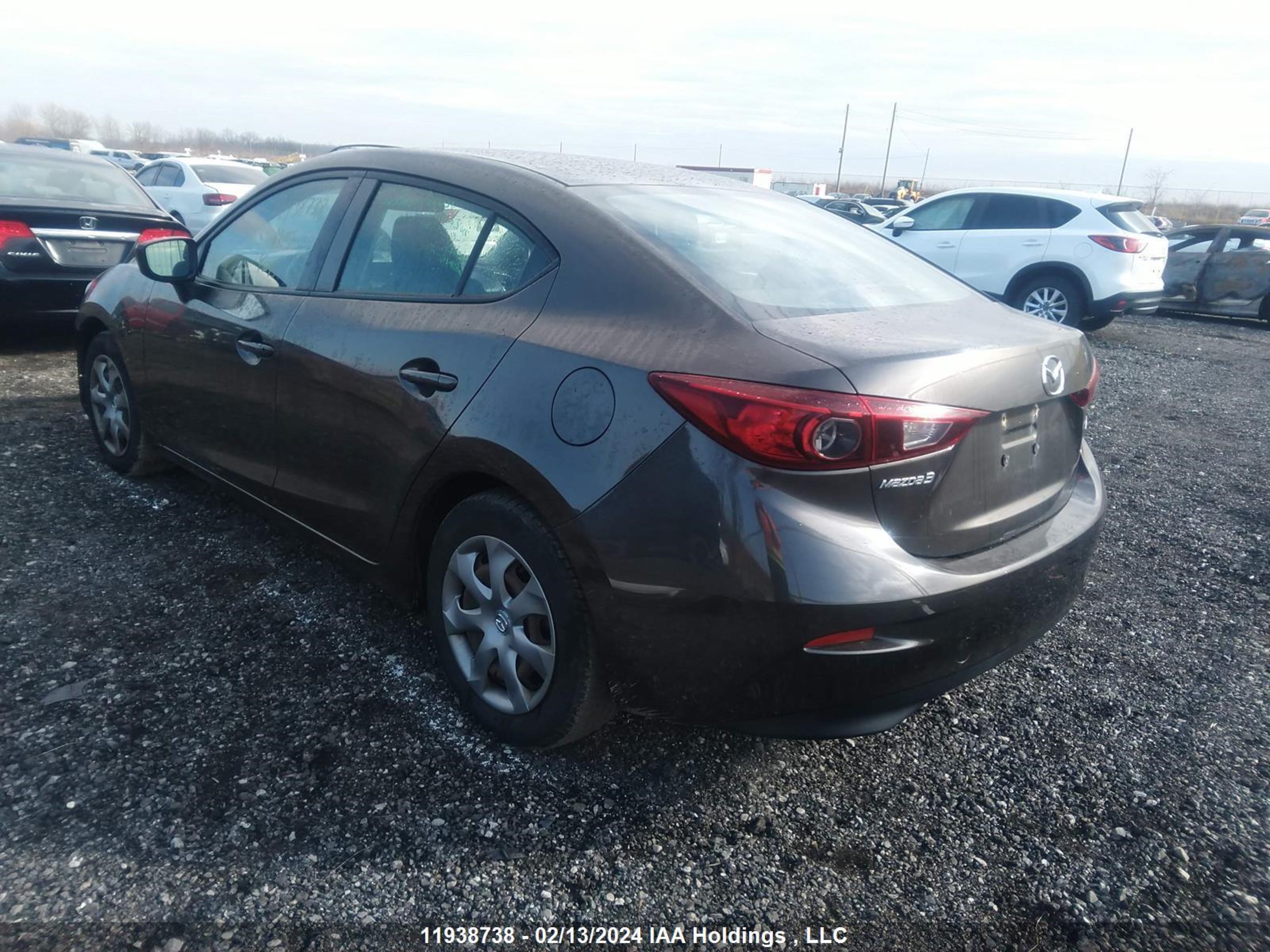 Photo 2 VIN: 3MZBM1U77FM138471 - MAZDA 3 