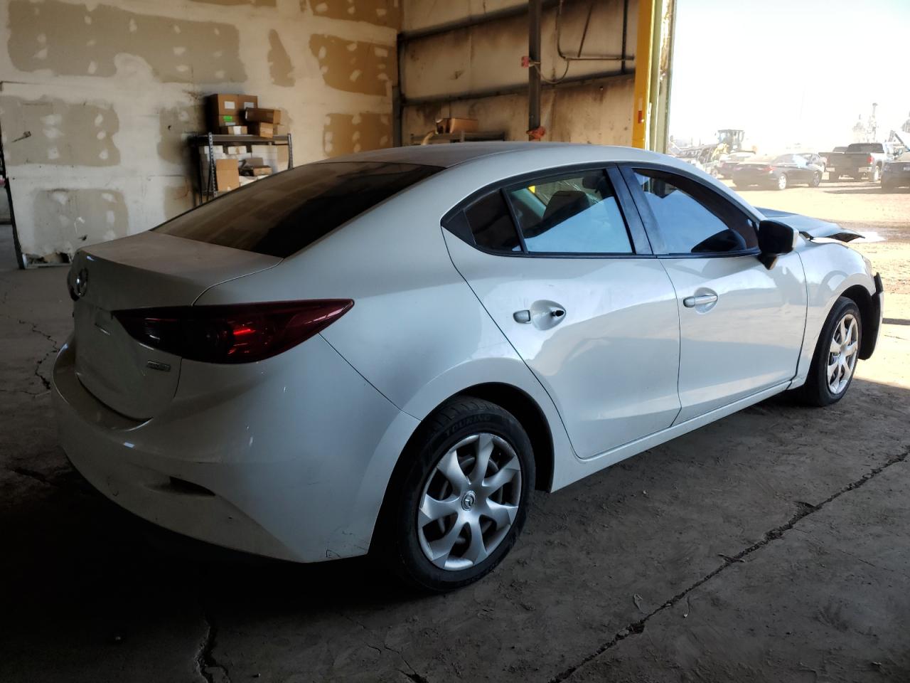 Photo 2 VIN: 3MZBM1U77FM171972 - MAZDA 3 