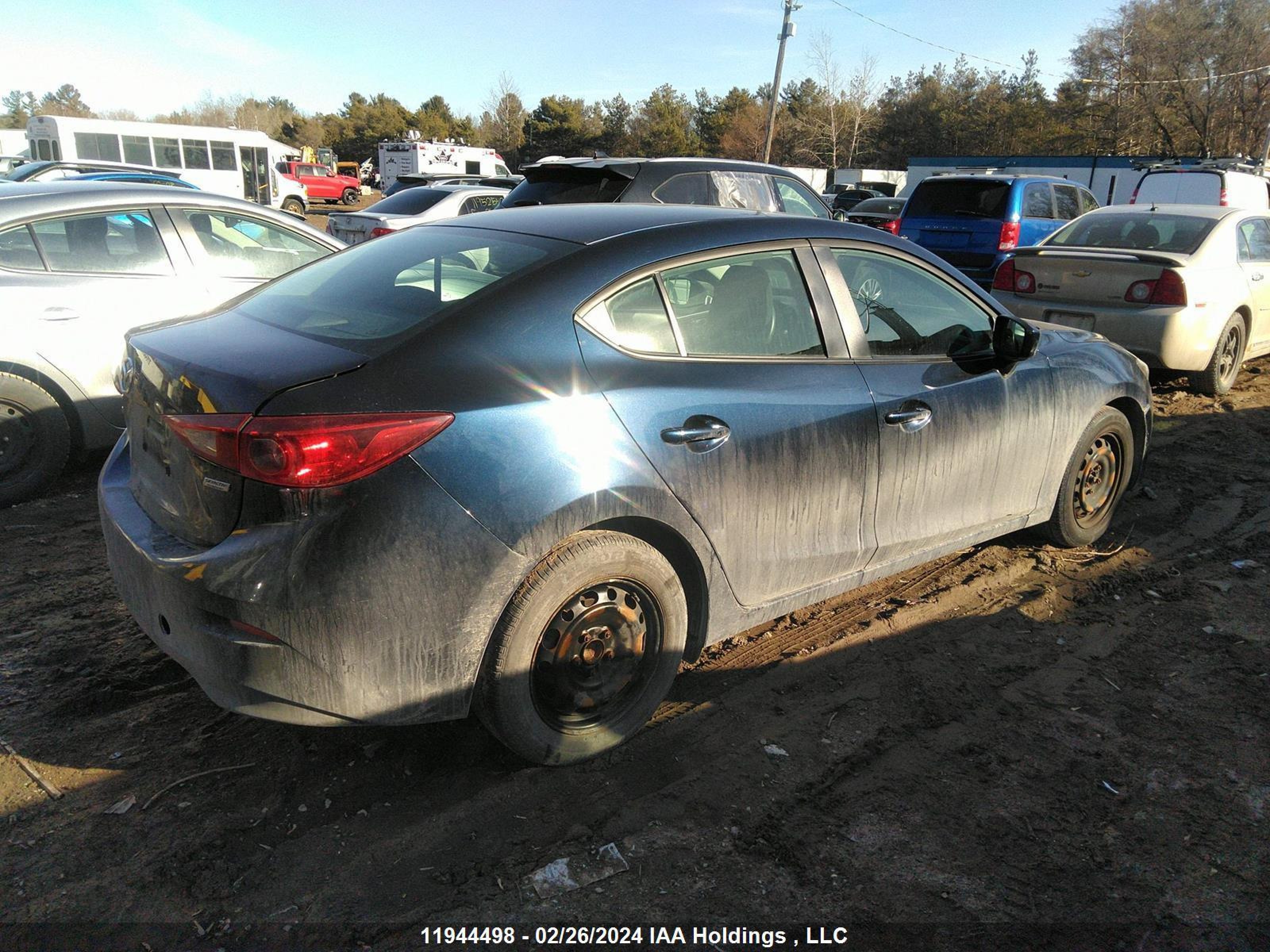 Photo 3 VIN: 3MZBM1U77FM174337 - MAZDA 3 