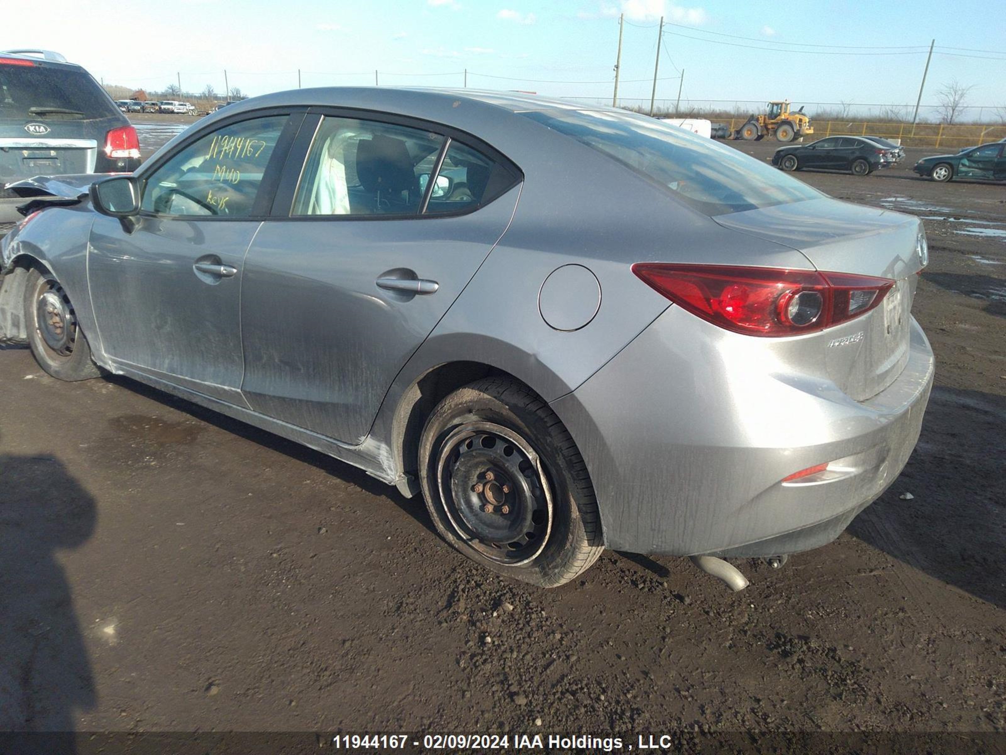 Photo 2 VIN: 3MZBM1U77FM202198 - MAZDA 3 