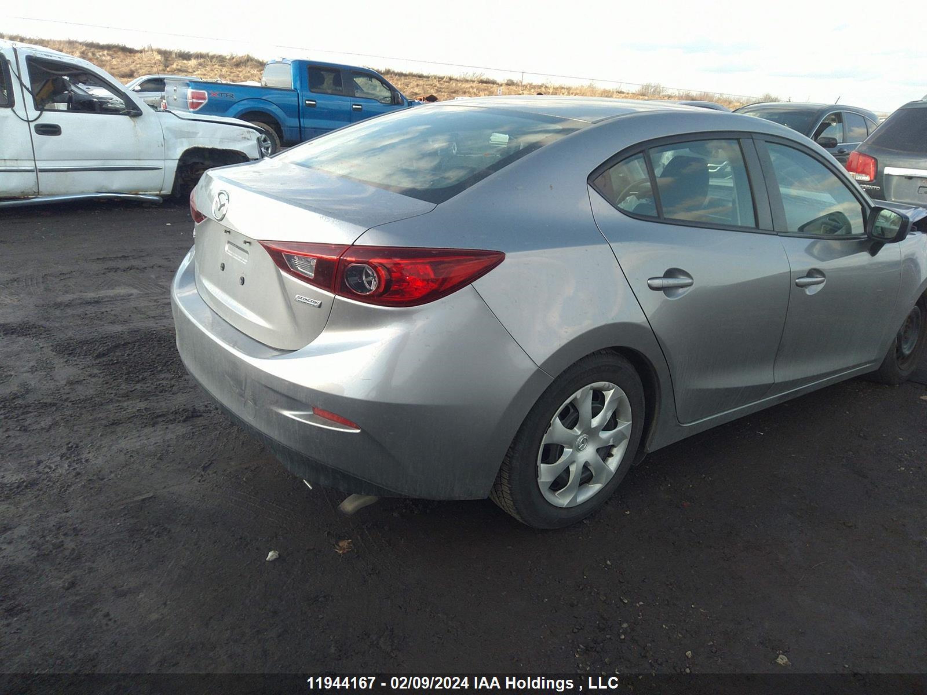 Photo 3 VIN: 3MZBM1U77FM202198 - MAZDA 3 