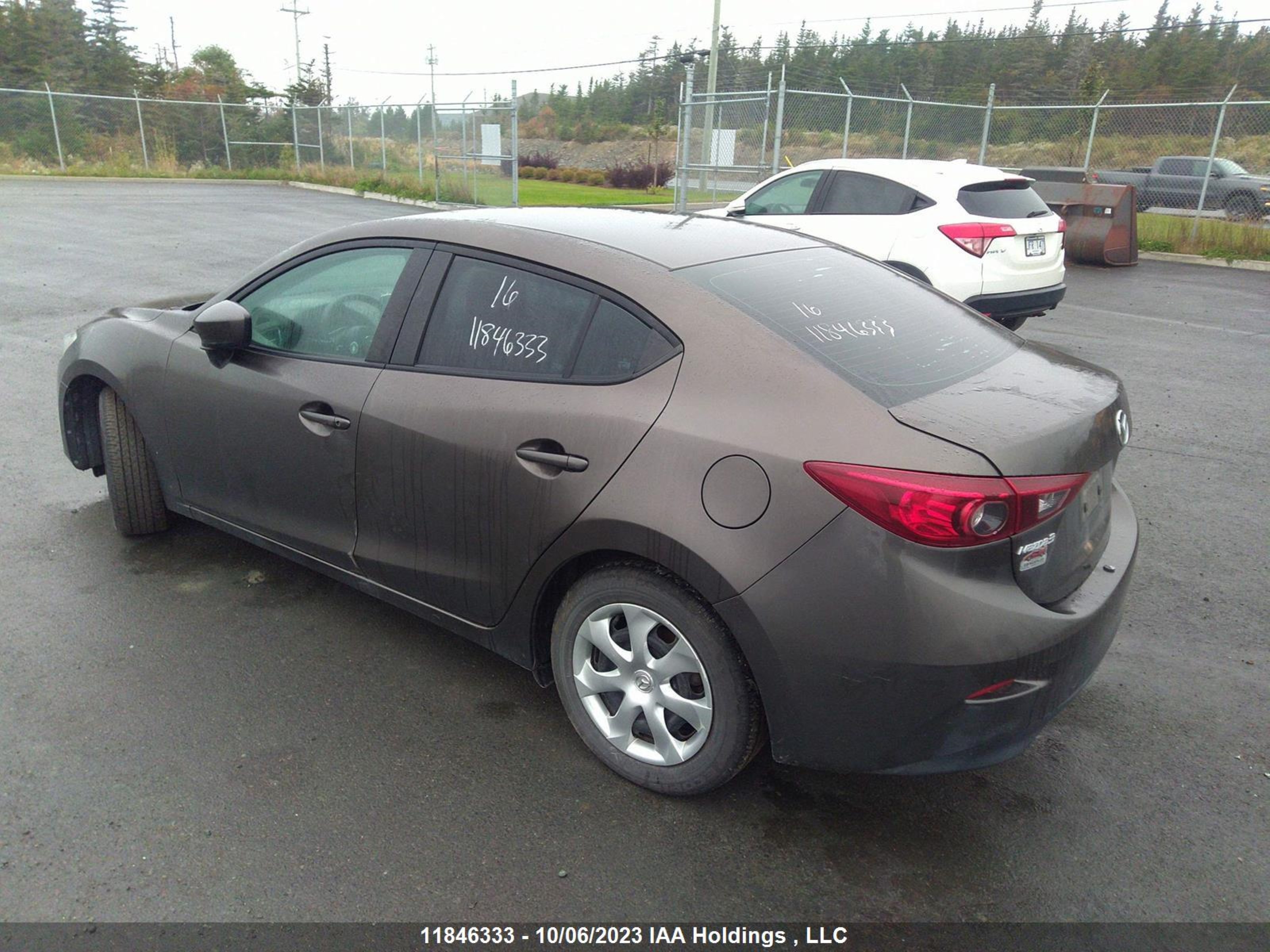 Photo 2 VIN: 3MZBM1U77GM326120 - MAZDA 3 