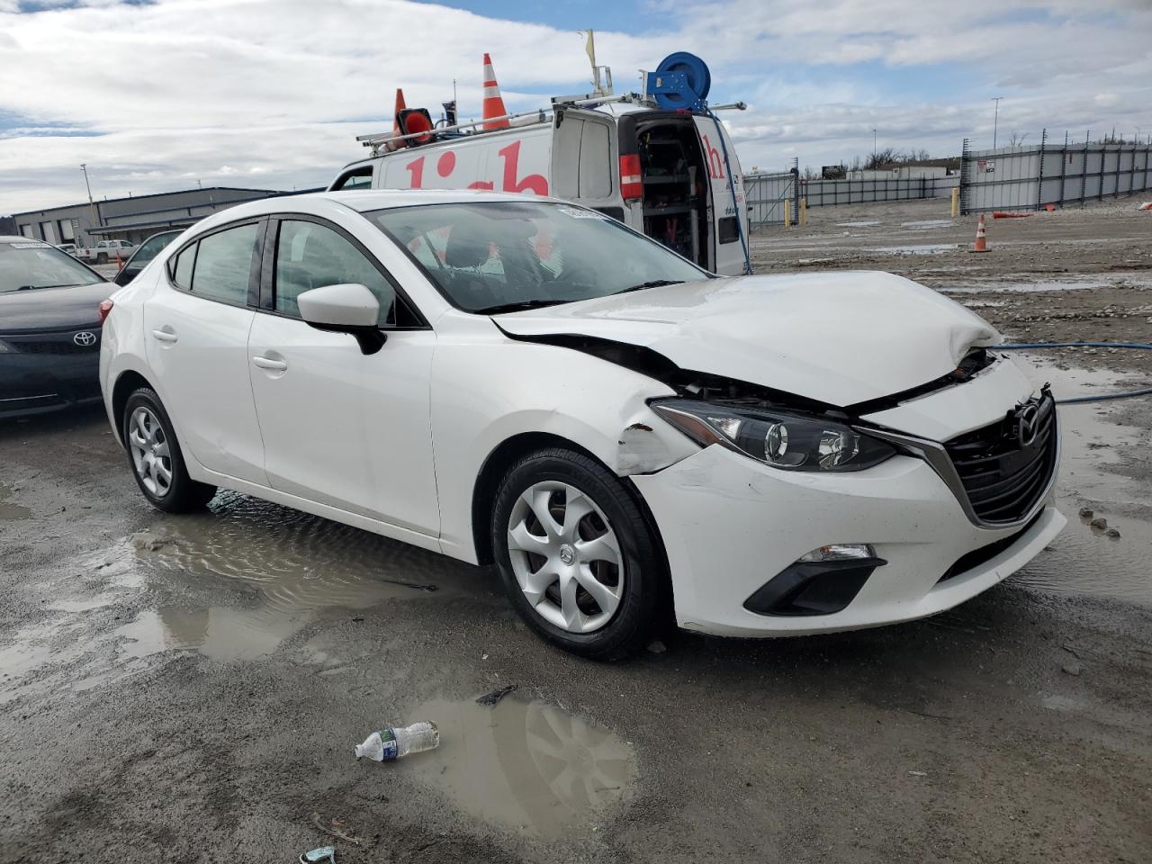 Photo 3 VIN: 3MZBM1U79FM222484 - MAZDA 3 