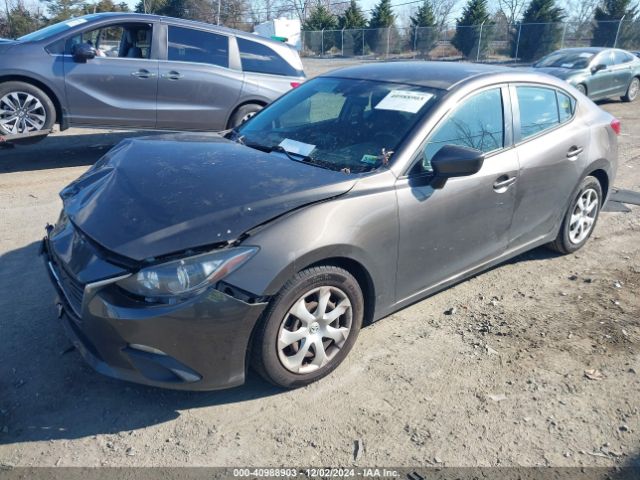 Photo 1 VIN: 3MZBM1U7XFM180679 - MAZDA MAZDA3 