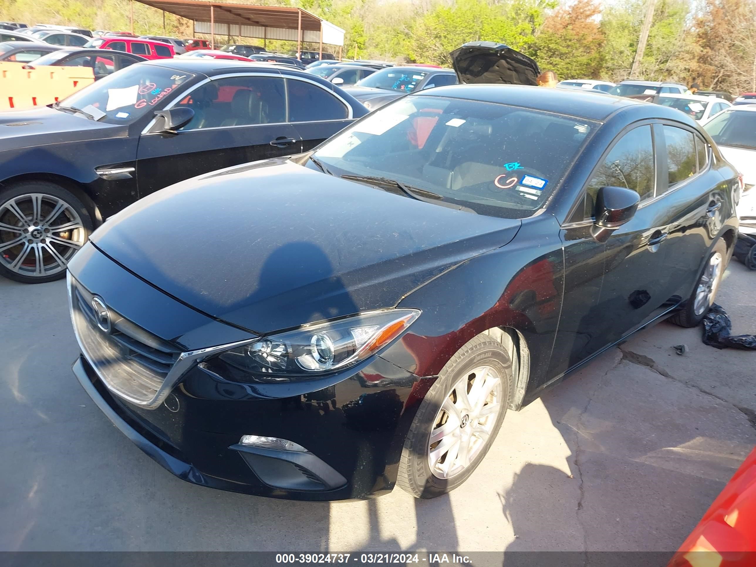 Photo 1 VIN: 3MZBM1U7XGM250909 - MAZDA 3 