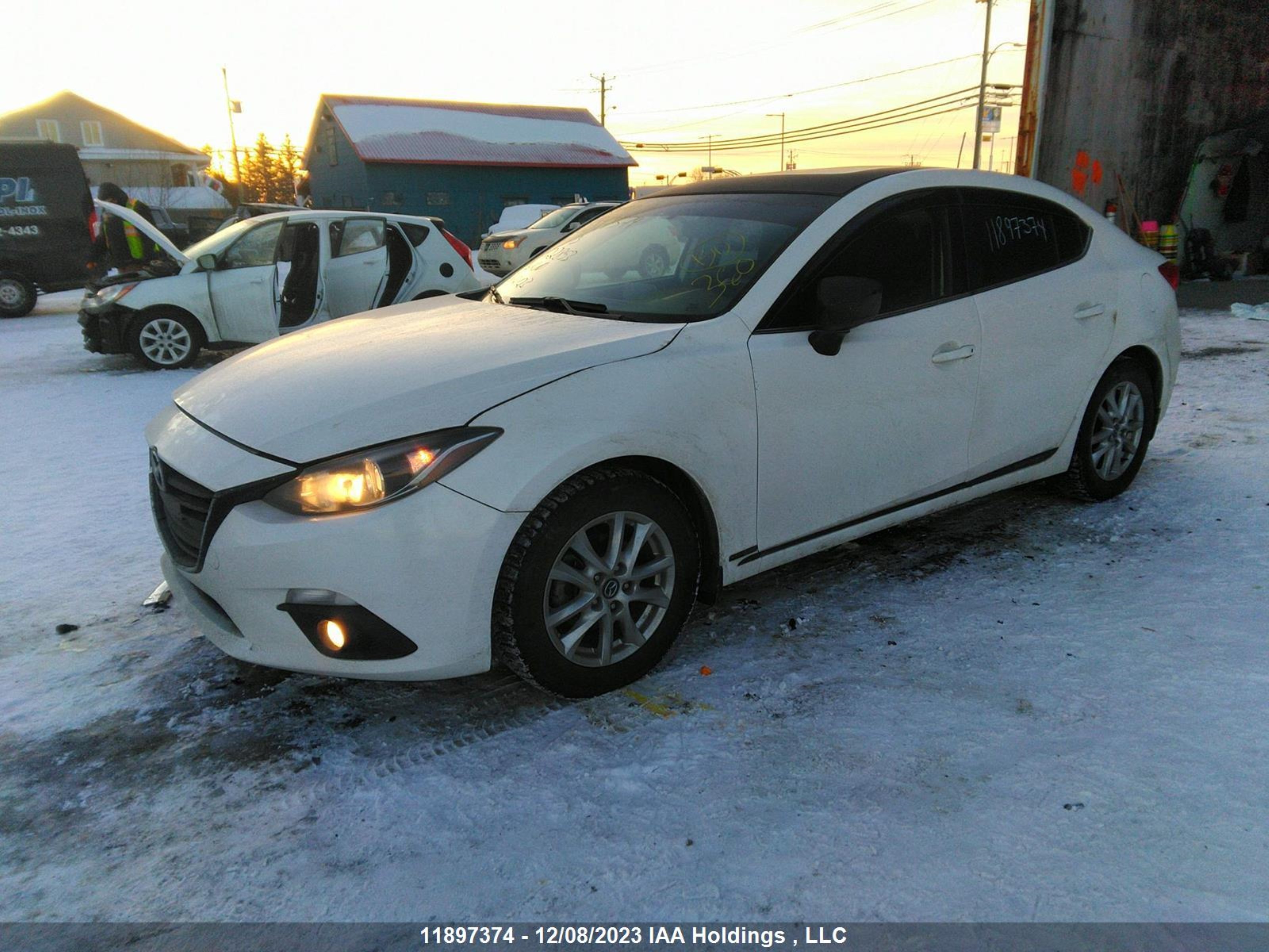 Photo 1 VIN: 3MZBM1V70EM122853 - MAZDA 3 