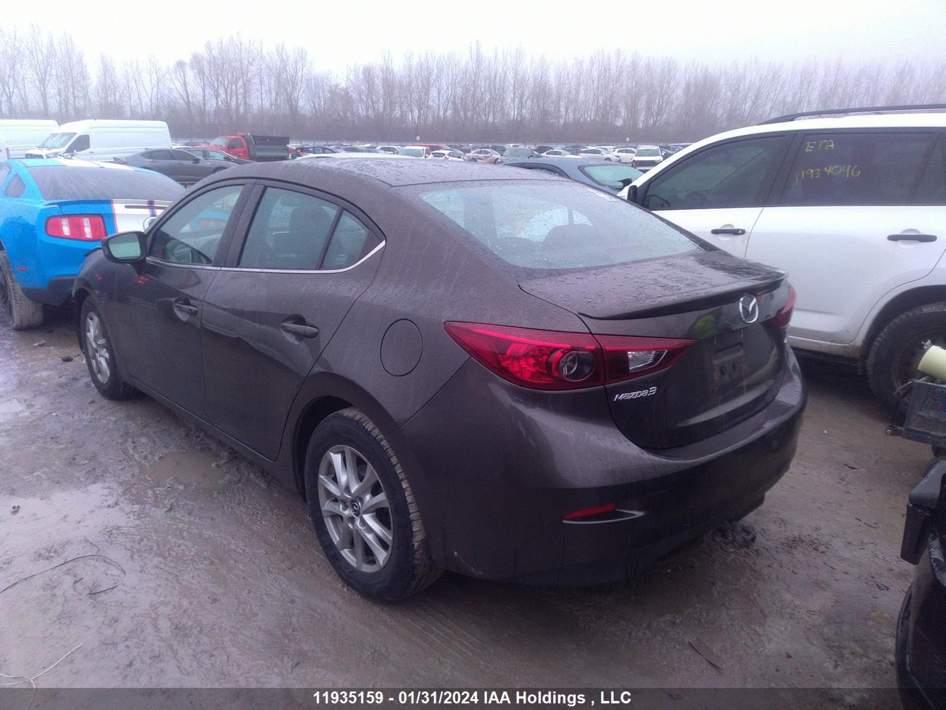 Photo 2 VIN: 3MZBM1V70FM169575 - MAZDA 3 