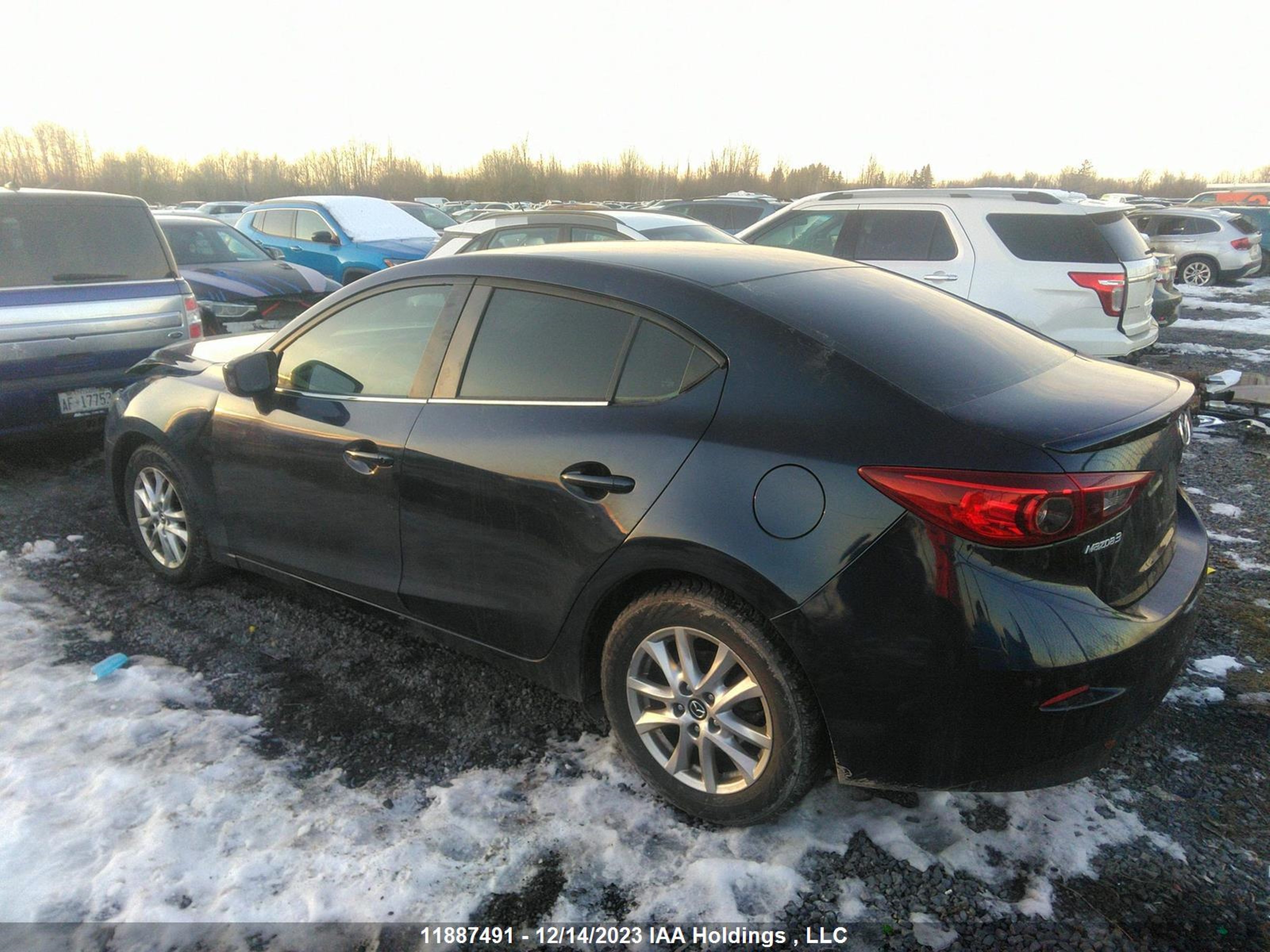 Photo 2 VIN: 3MZBM1V70FM234876 - MAZDA 3 