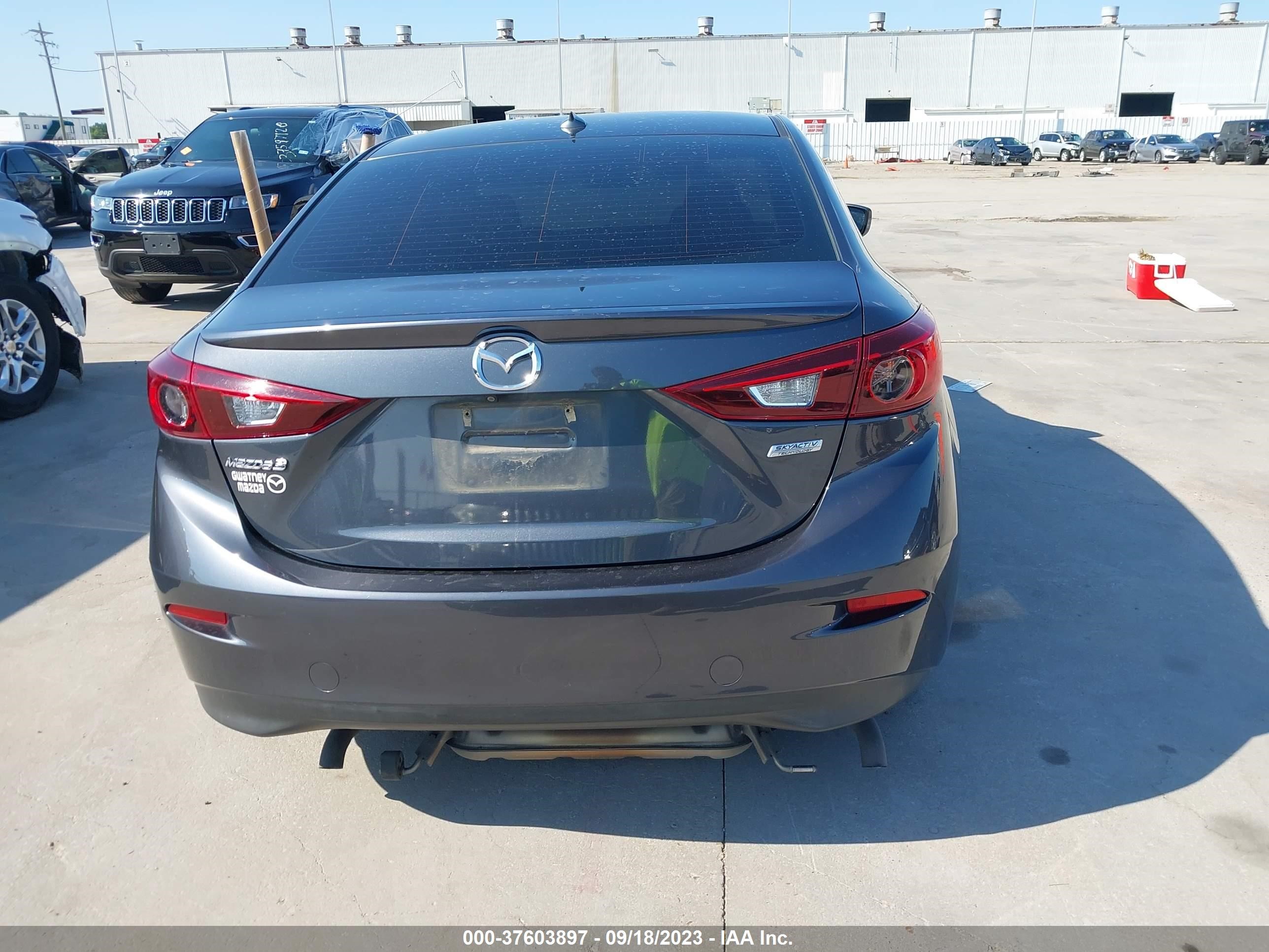 Photo 15 VIN: 3MZBM1V71FM141512 - MAZDA 3 