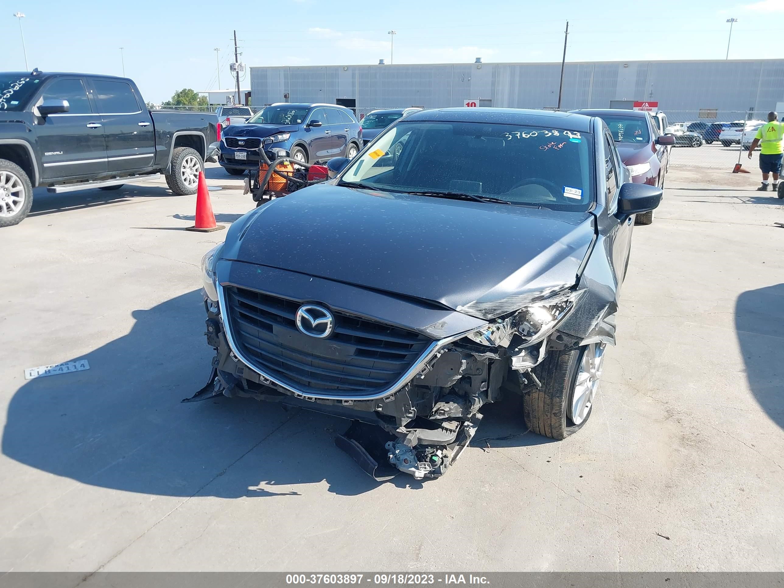 Photo 5 VIN: 3MZBM1V71FM141512 - MAZDA 3 