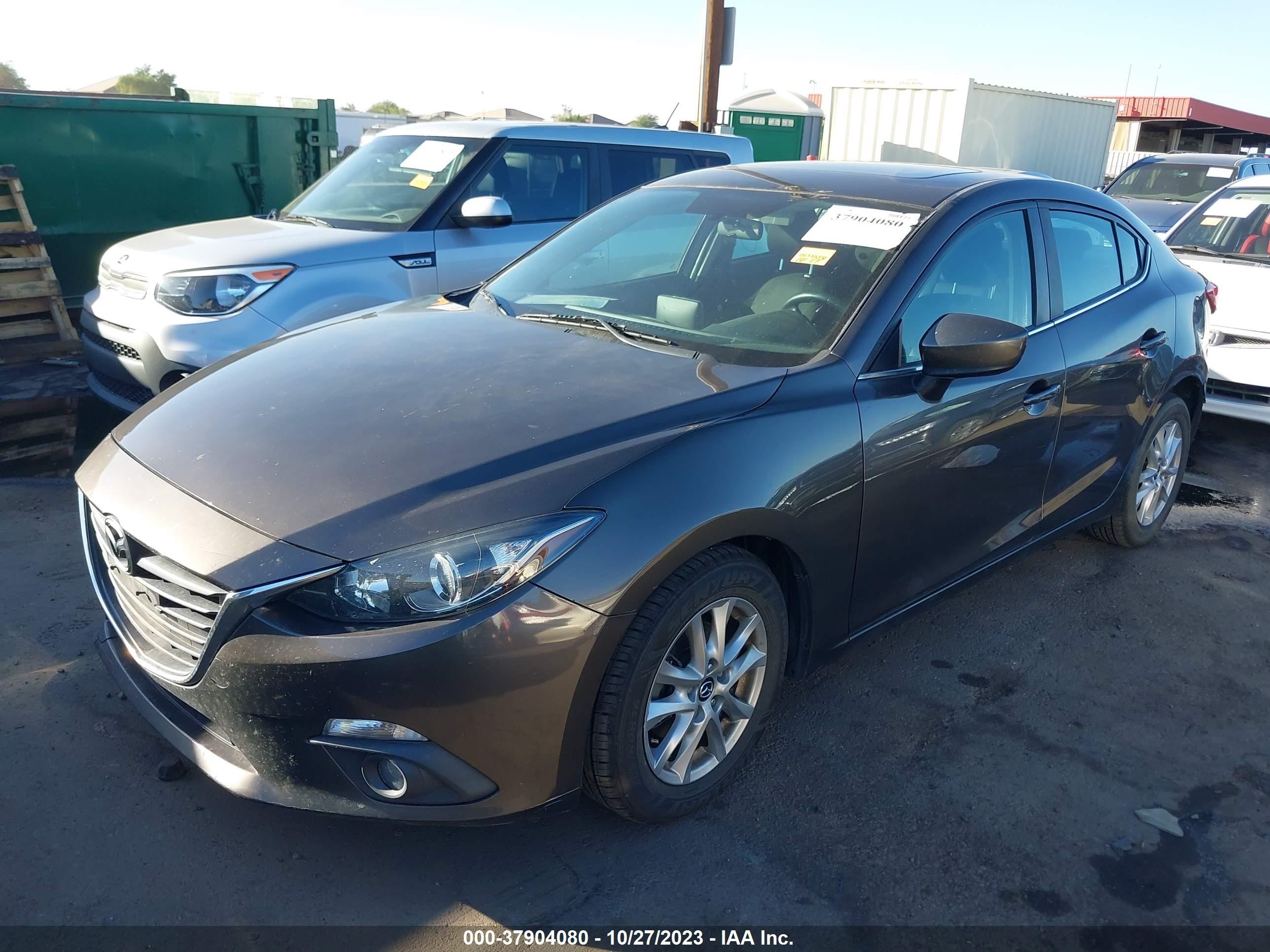 Photo 1 VIN: 3MZBM1V71FM174266 - MAZDA 3 