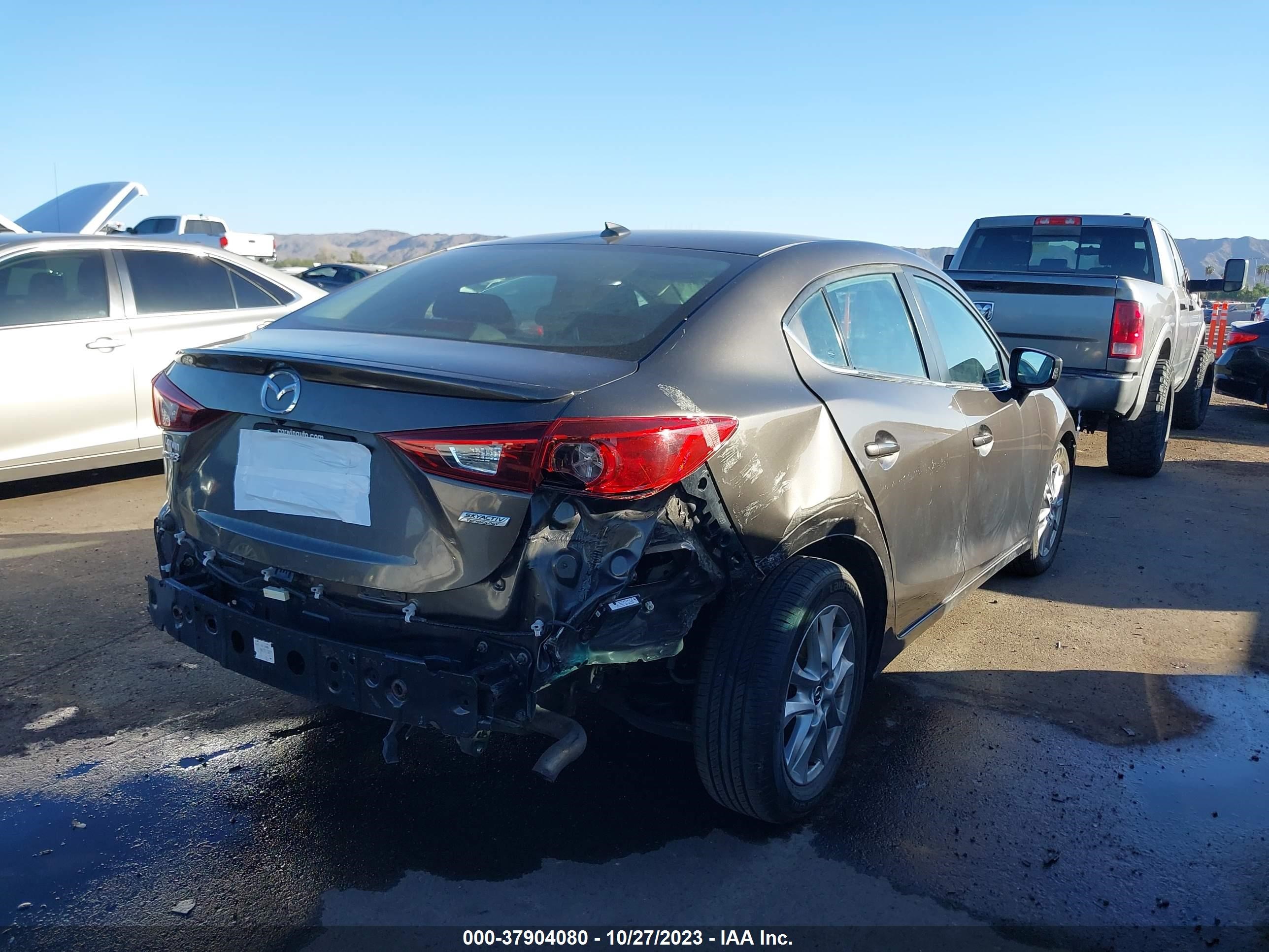 Photo 3 VIN: 3MZBM1V71FM174266 - MAZDA 3 