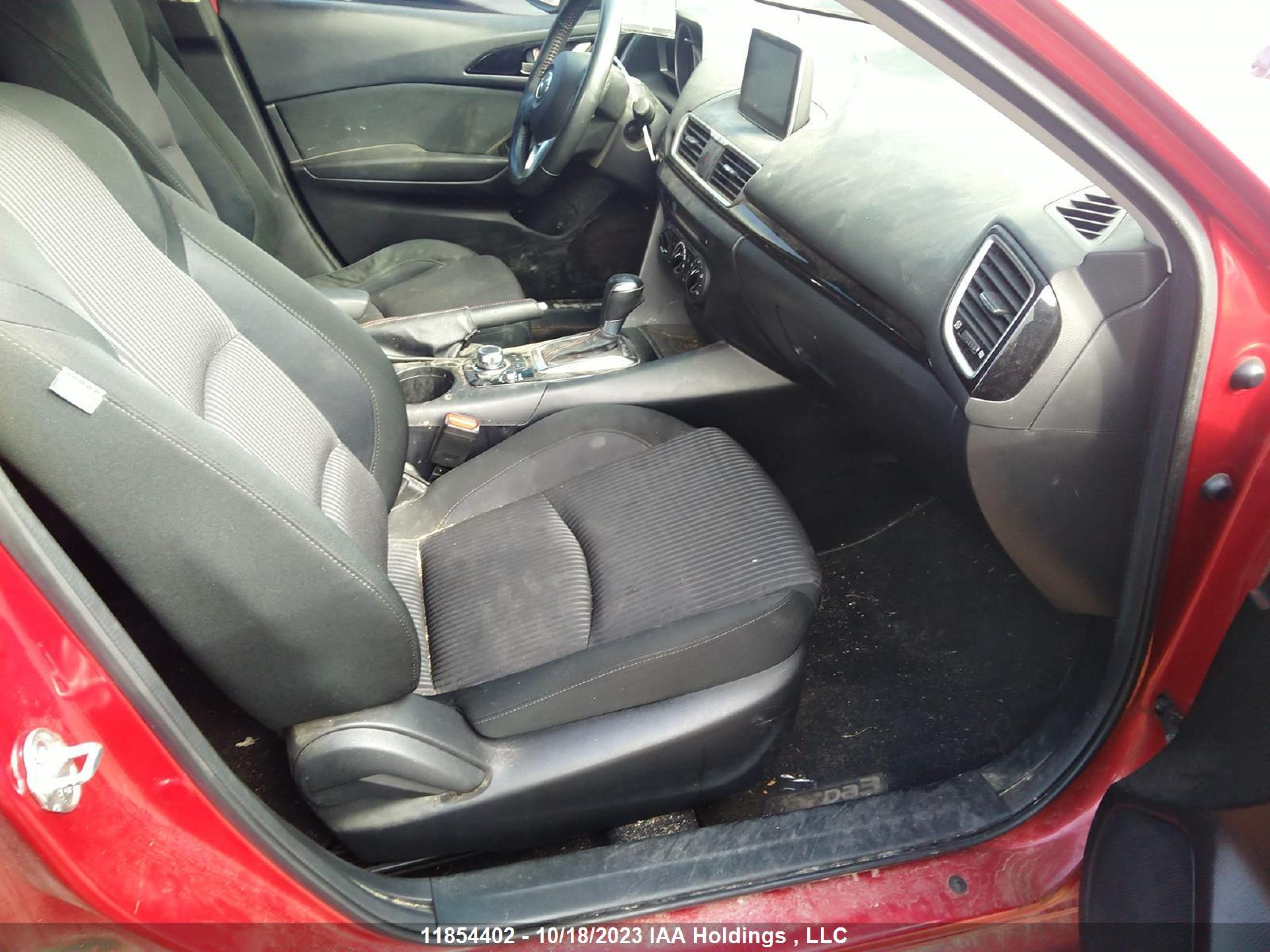 Photo 4 VIN: 3MZBM1V72FM217514 - MAZDA 3 