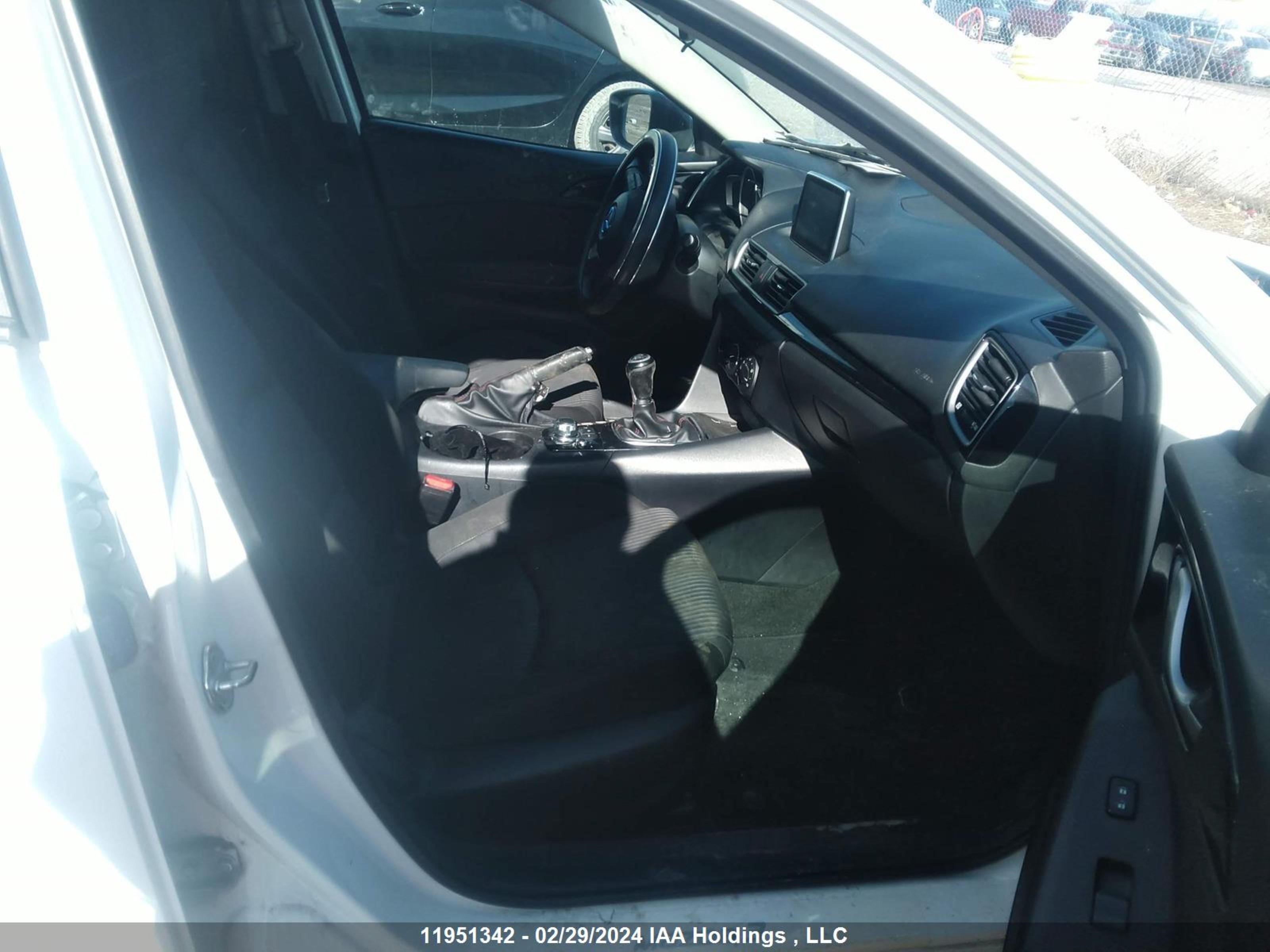 Photo 4 VIN: 3MZBM1V73EM107683 - MAZDA 3 