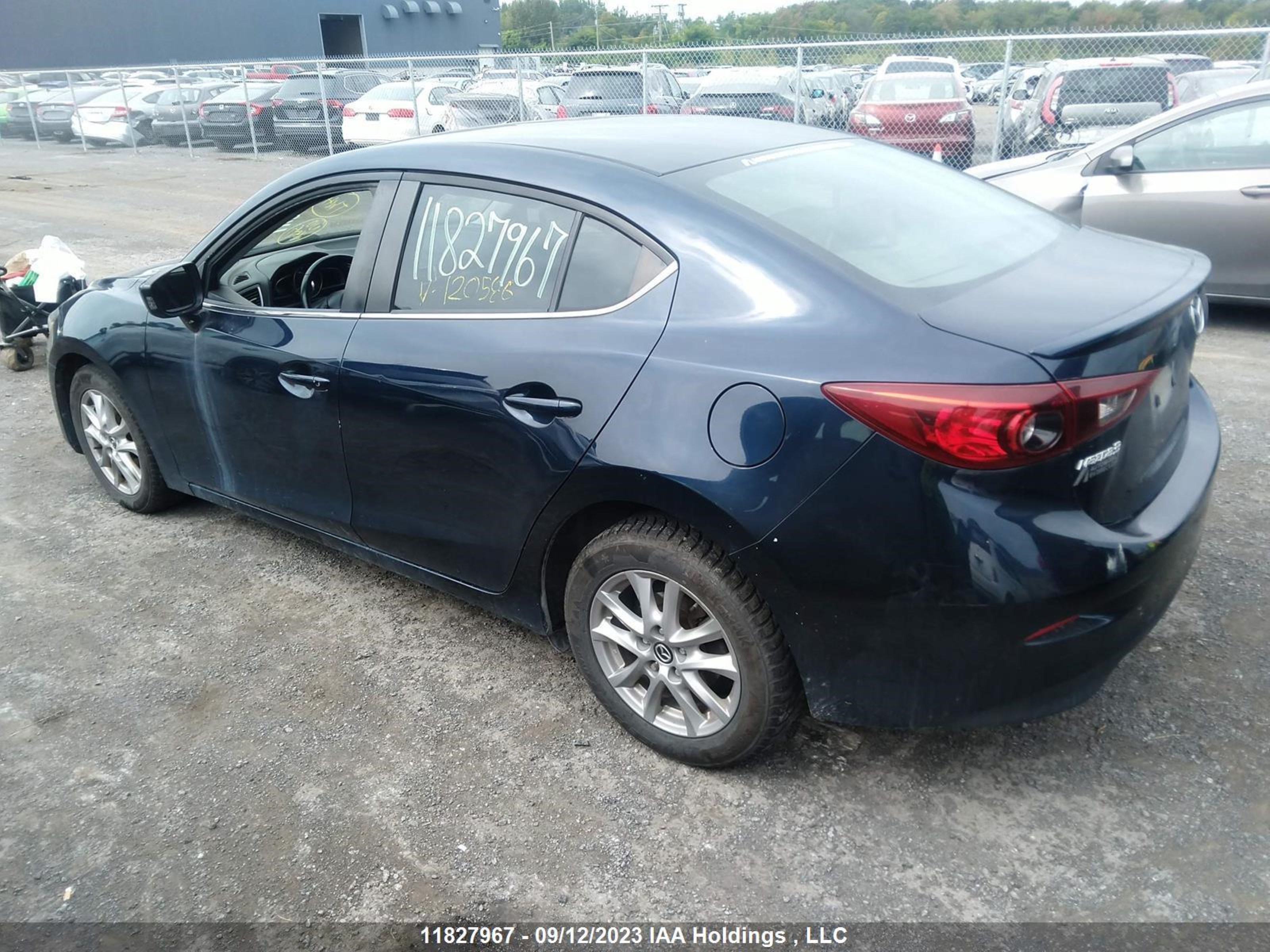 Photo 2 VIN: 3MZBM1V74EM120586 - MAZDA 3 