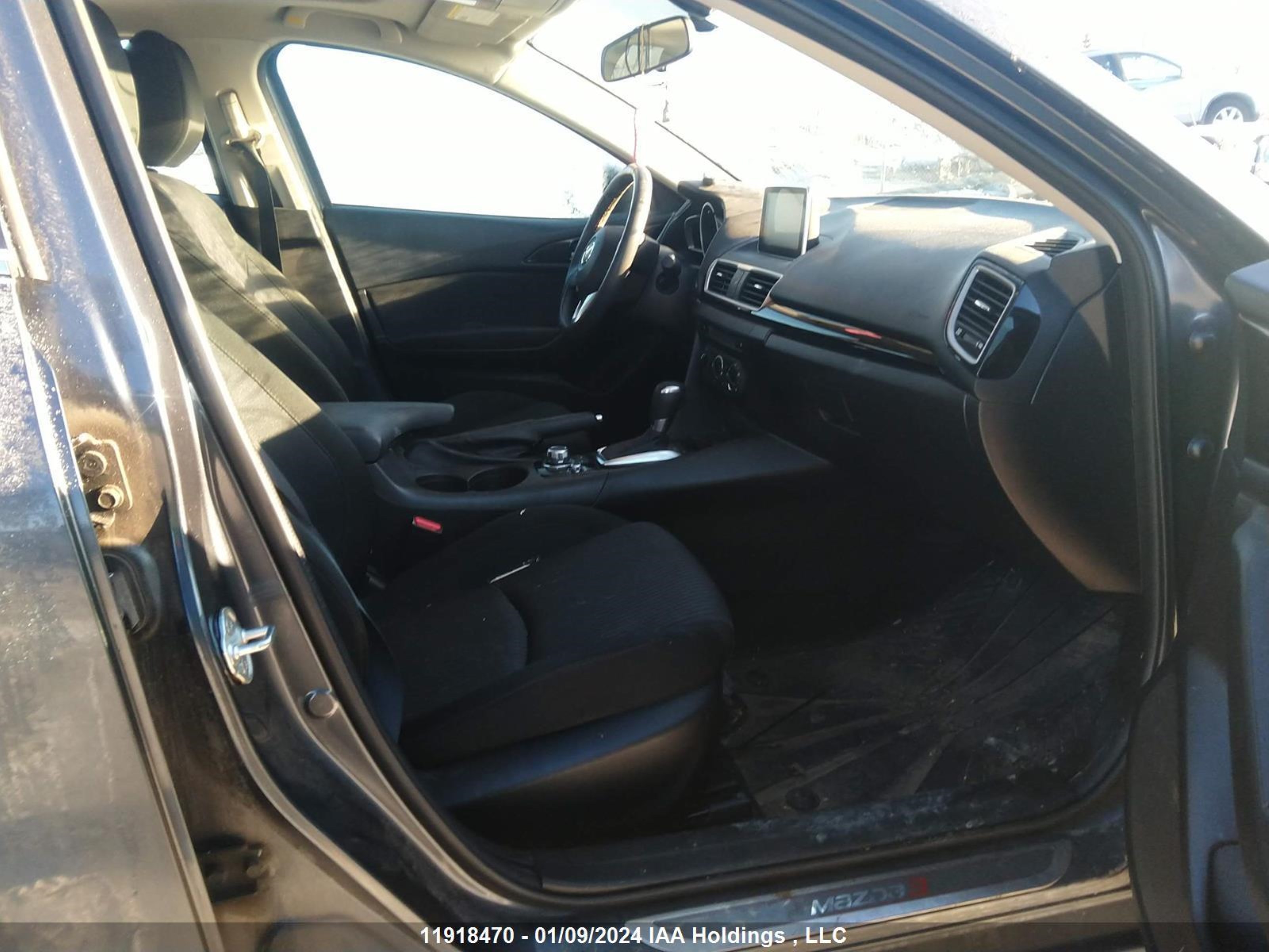 Photo 4 VIN: 3MZBM1V74FM140886 - MAZDA 3 