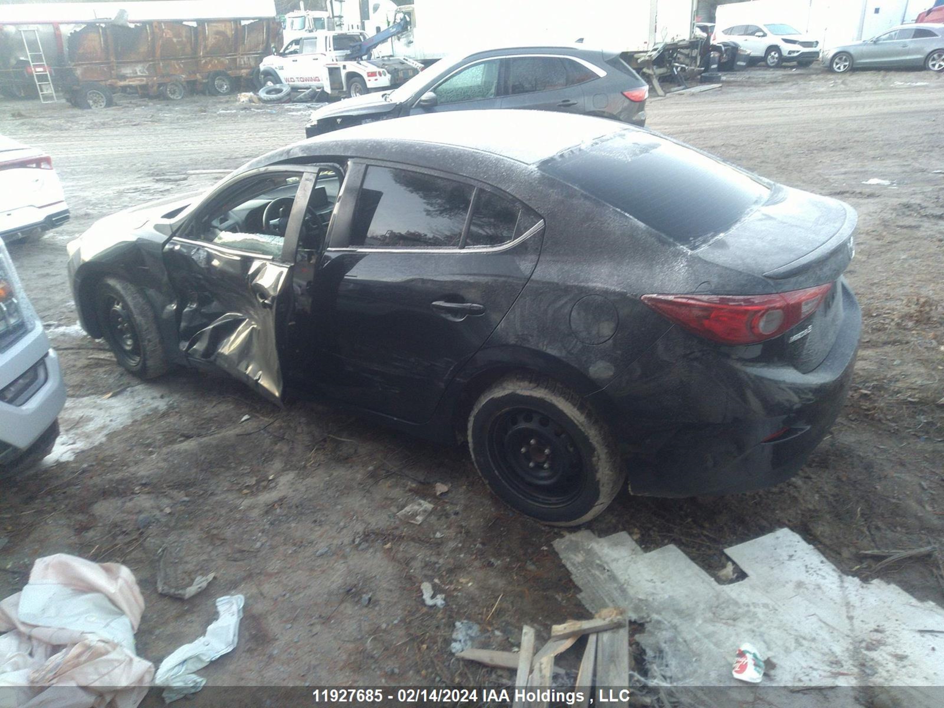 Photo 2 VIN: 3MZBM1V75FM234226 - MAZDA 3 