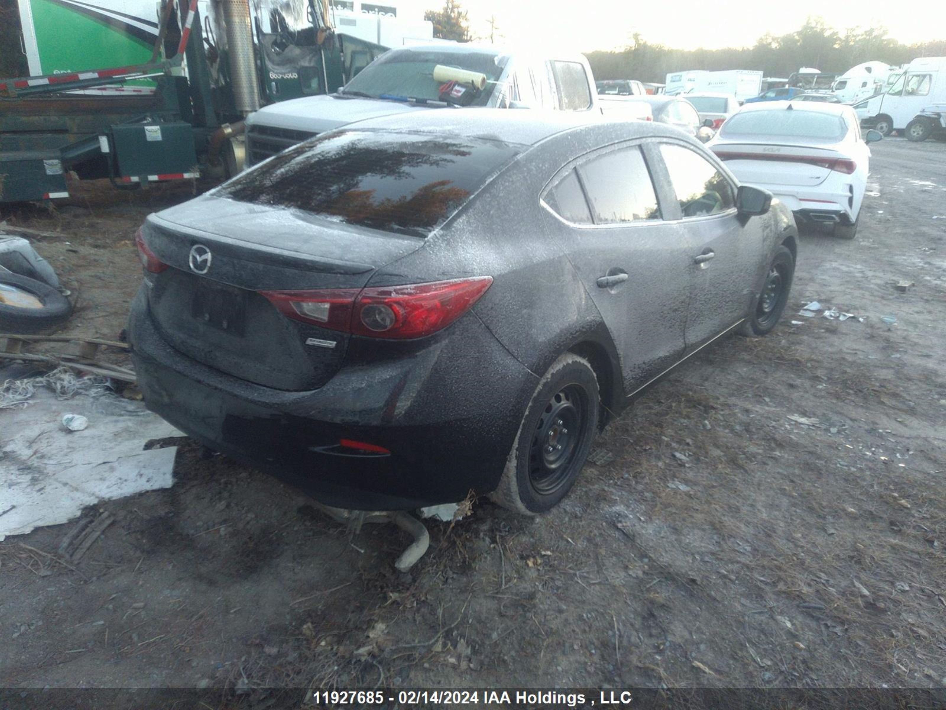 Photo 3 VIN: 3MZBM1V75FM234226 - MAZDA 3 