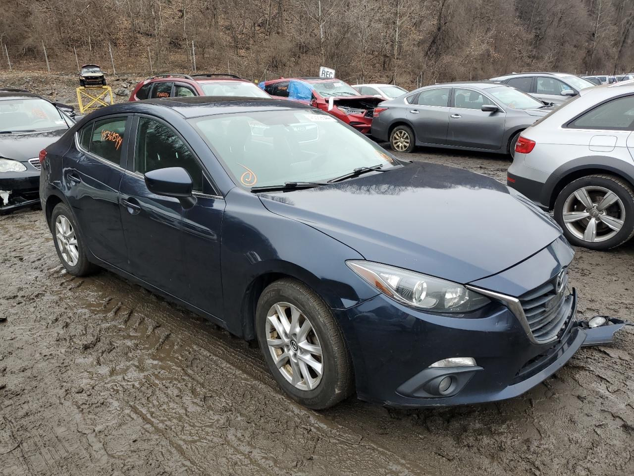 Photo 3 VIN: 3MZBM1V7XFM236358 - MAZDA 3 