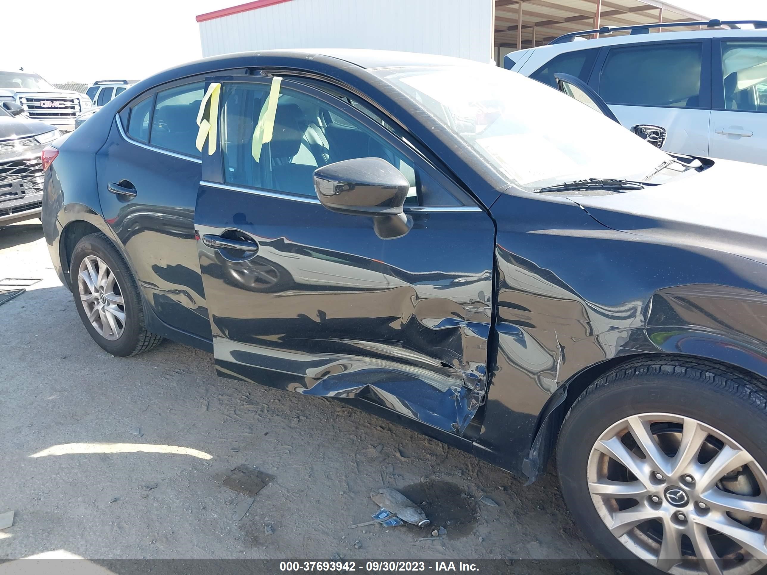 Photo 5 VIN: 3MZBM1W77FM235022 - MAZDA 3 