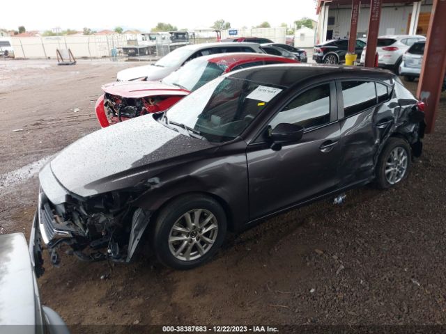 Photo 1 VIN: 3MZBN1K70JM238095 - MAZDA MAZDA3 