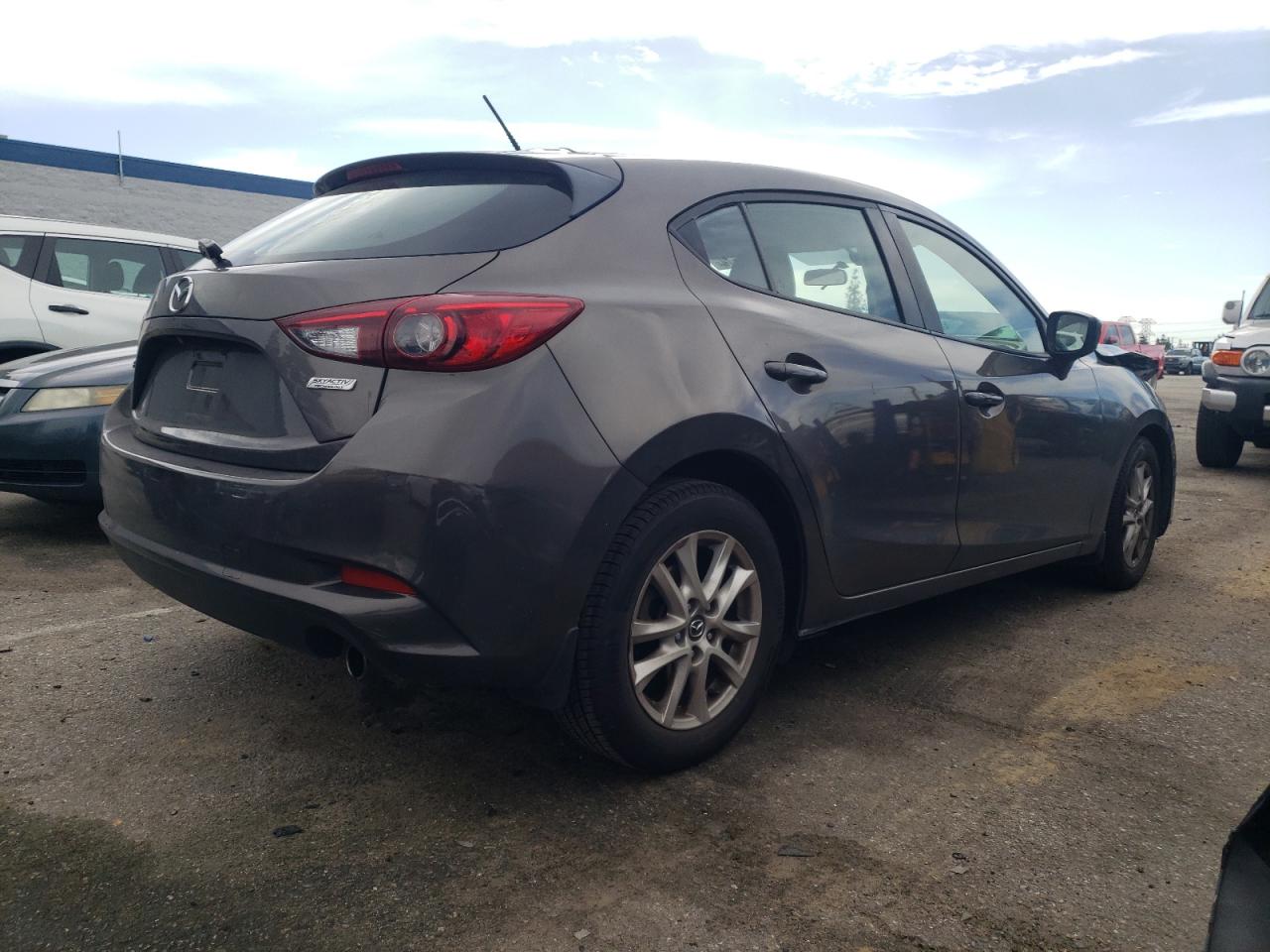 Photo 2 VIN: 3MZBN1K72HM113268 - MAZDA 3 