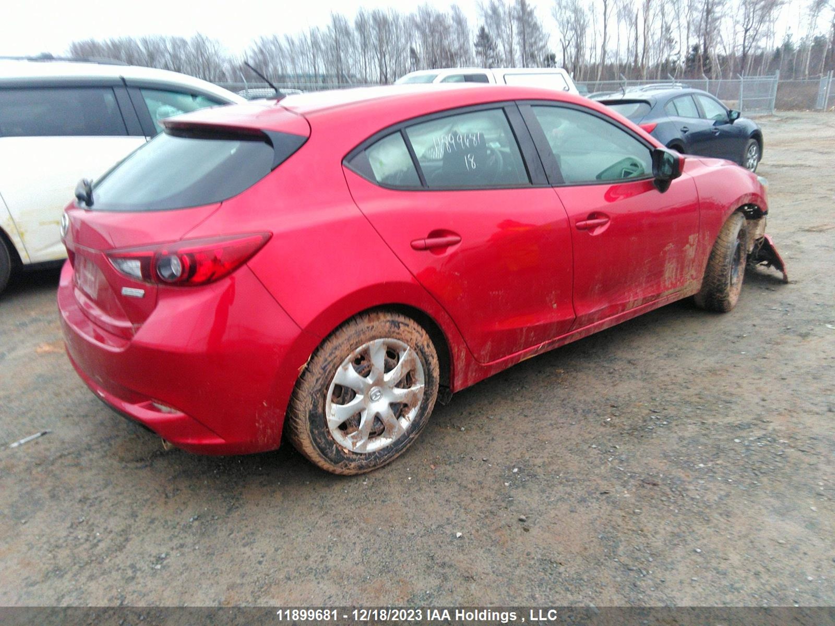 Photo 3 VIN: 3MZBN1K77JM256657 - MAZDA 3 