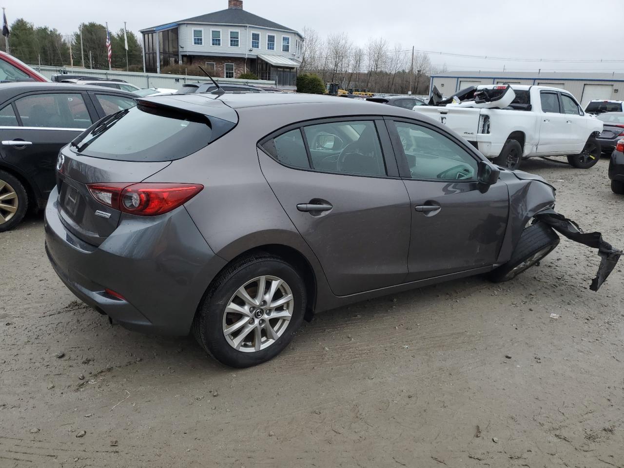 Photo 2 VIN: 3MZBN1K78JM230617 - MAZDA 3 