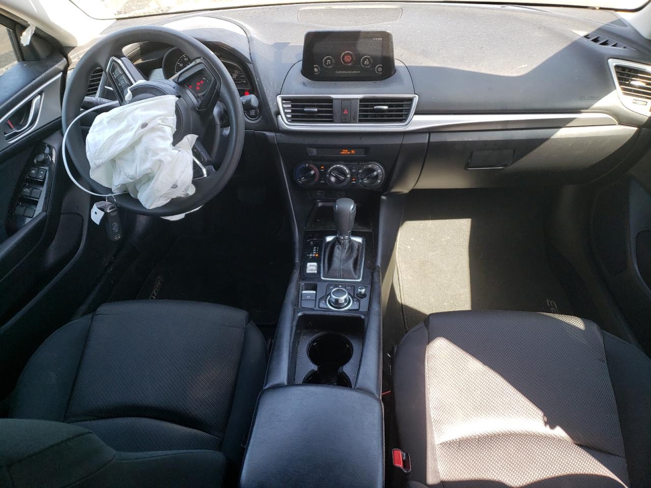 Photo 7 VIN: 3MZBN1K7XHM105547 - MAZDA 3 