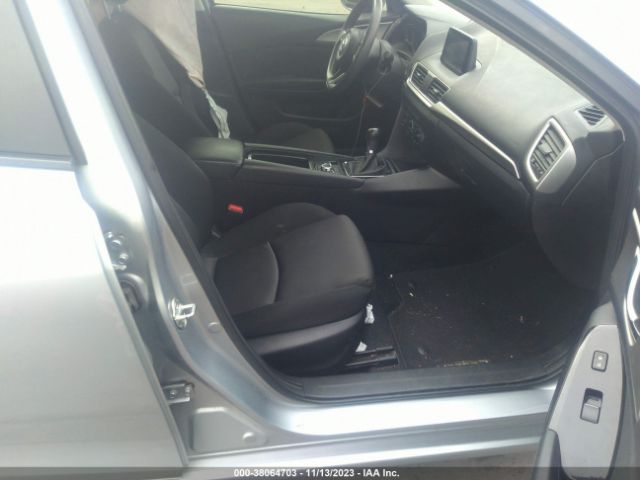 Photo 4 VIN: 3MZBN1K7XHM140296 - MAZDA MAZDA3 