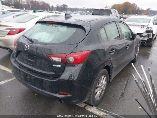 Photo 3 VIN: 3MZBN1K7XJM217805 - MAZDA MAZDA3 