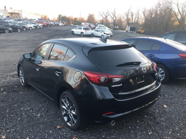 Photo 2 VIN: 3MZBN1L30JM188648 - MAZDA 3 