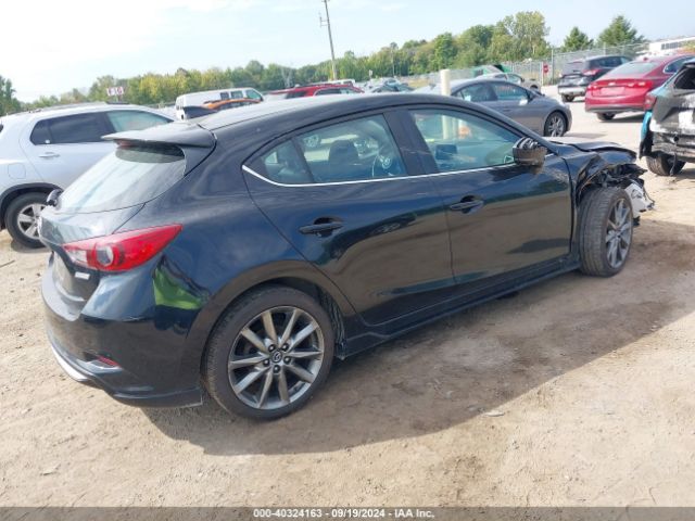 Photo 3 VIN: 3MZBN1L30JM257015 - MAZDA MAZDA3 