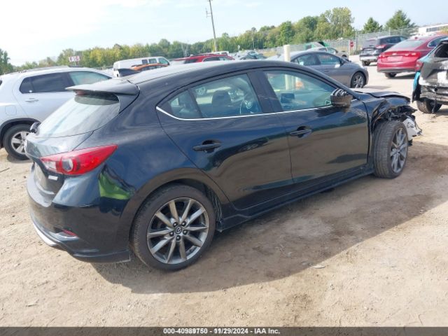 Photo 3 VIN: 3MZBN1L30JM257015 - MAZDA MAZDA3 