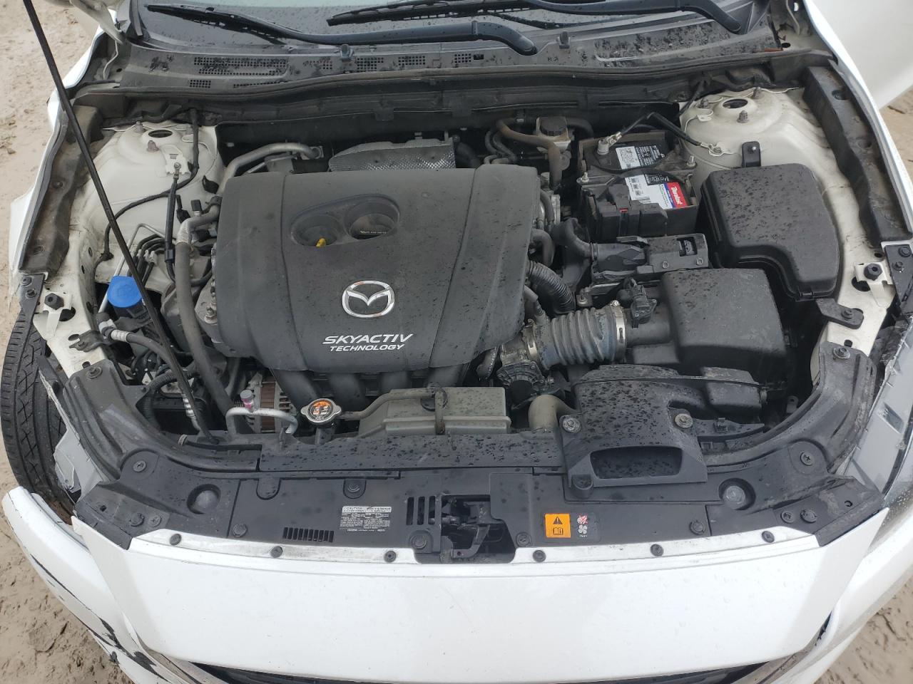 Photo 10 VIN: 3MZBN1L30JM261498 - MAZDA 3 