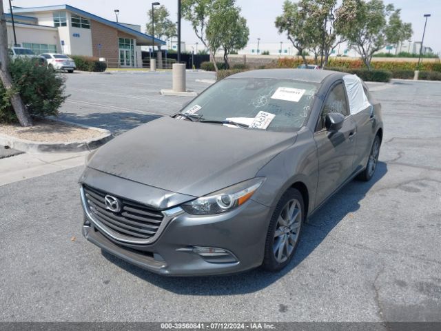 Photo 1 VIN: 3MZBN1L31JM184883 - MAZDA MAZDA3 