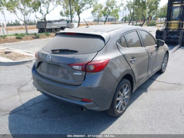 Photo 3 VIN: 3MZBN1L31JM184883 - MAZDA MAZDA3 