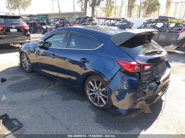 Photo 2 VIN: 3MZBN1L32JM264225 - MAZDA MAZDA3 