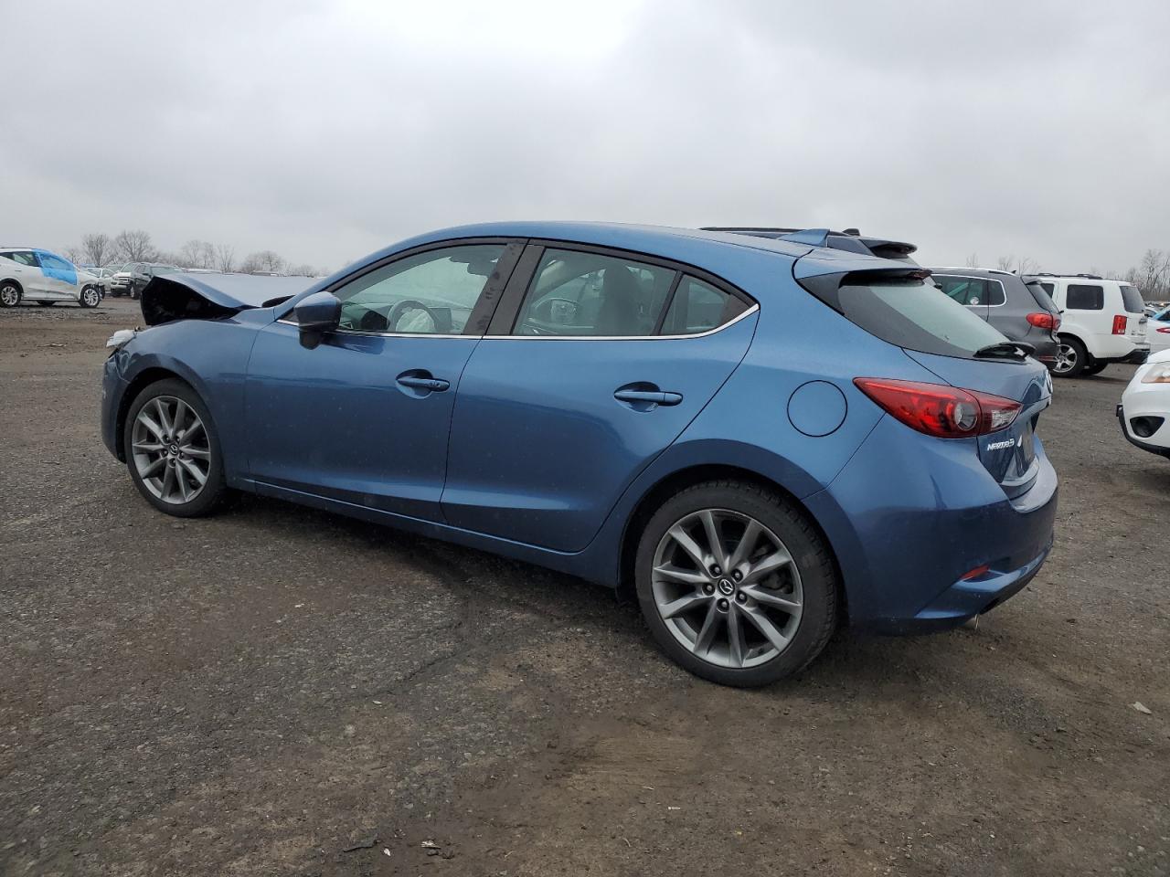 Photo 1 VIN: 3MZBN1L32JM268873 - MAZDA 3 